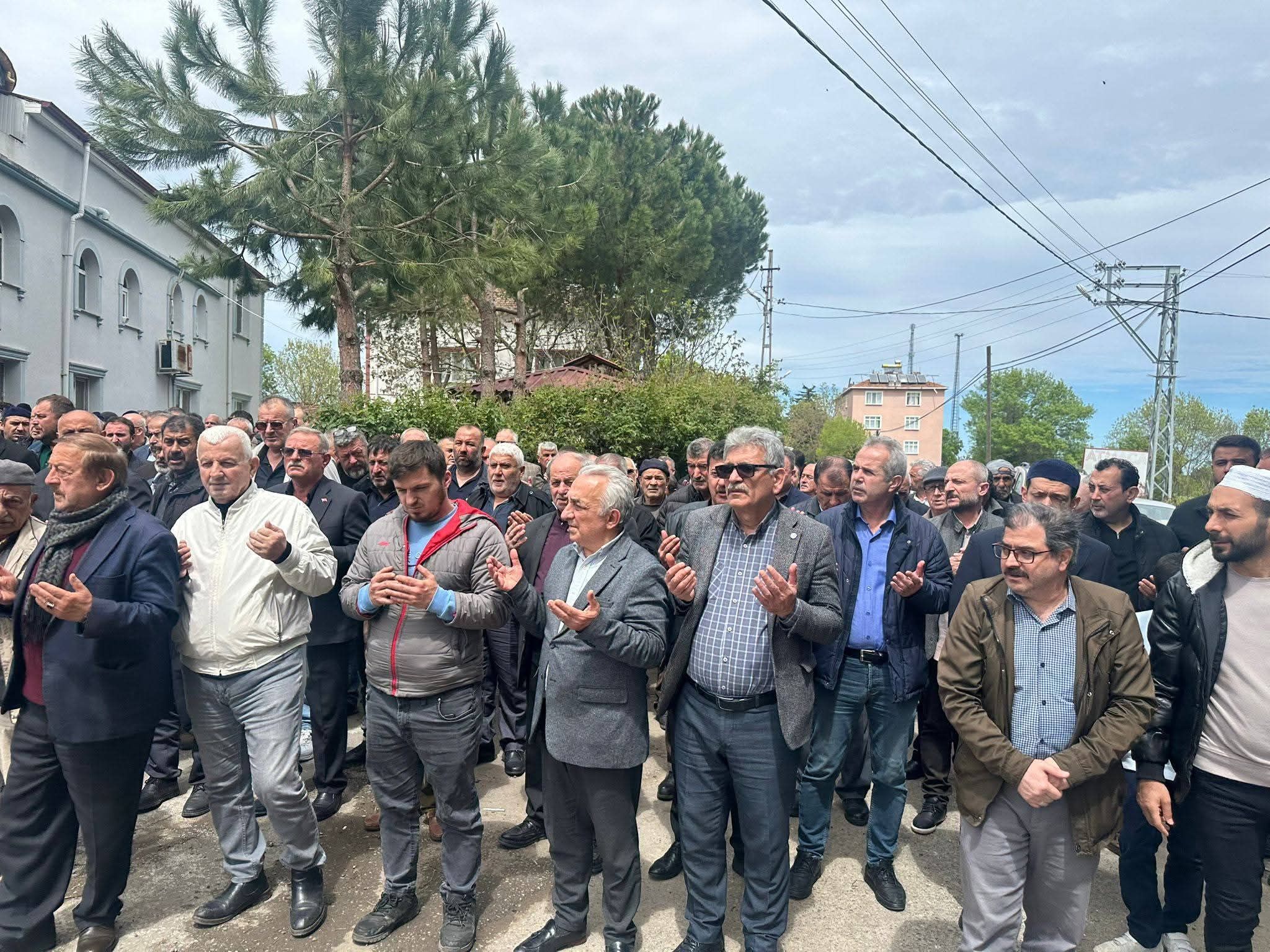 Berber Haci Sami̇ Bektaş Son Yolculuğuna Uğurlandi (4)