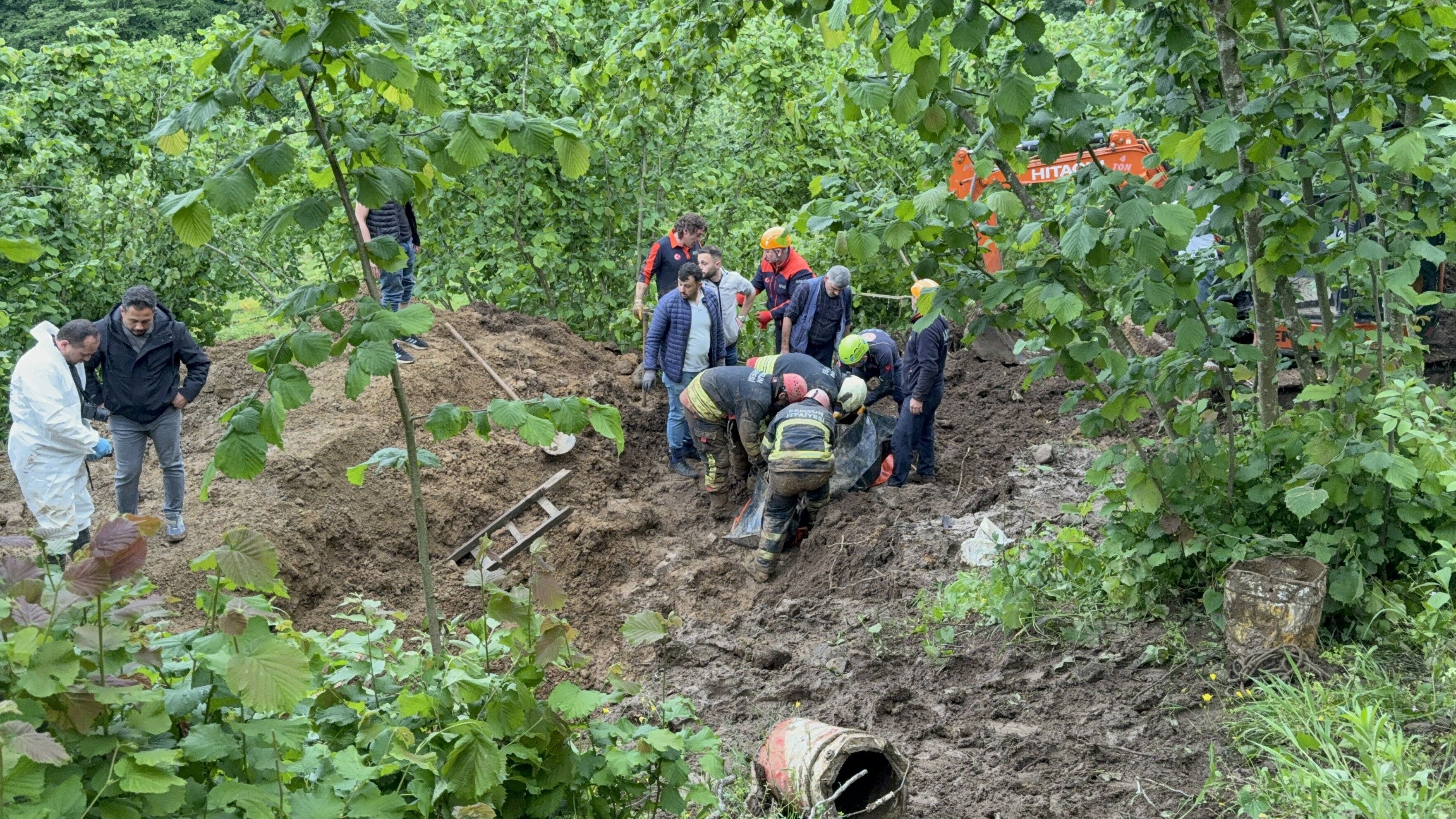 Define Kazısı Faciayla Bitti Göçük Altında Kalan Şahıs Hayatını Kaybetti (5)