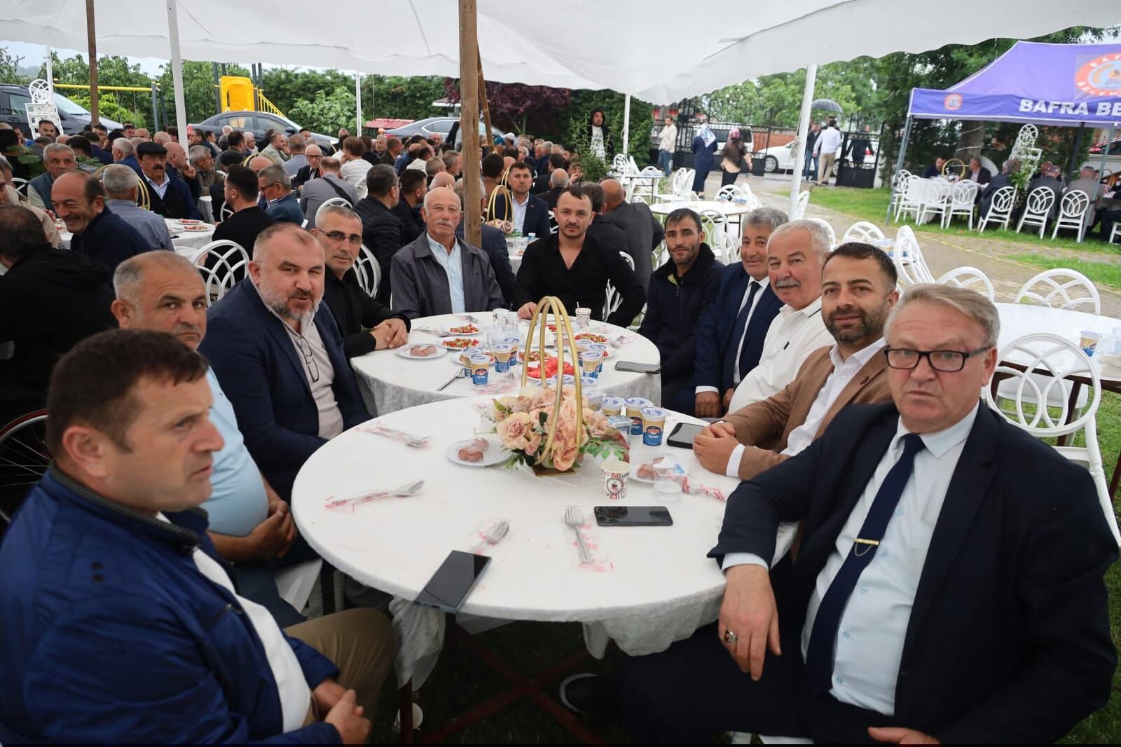 Kocabaş Ai̇lesi̇’nden 13 Yildir Süren Vefa Ai̇le Çinarlari Dualarla Anildi (14)
