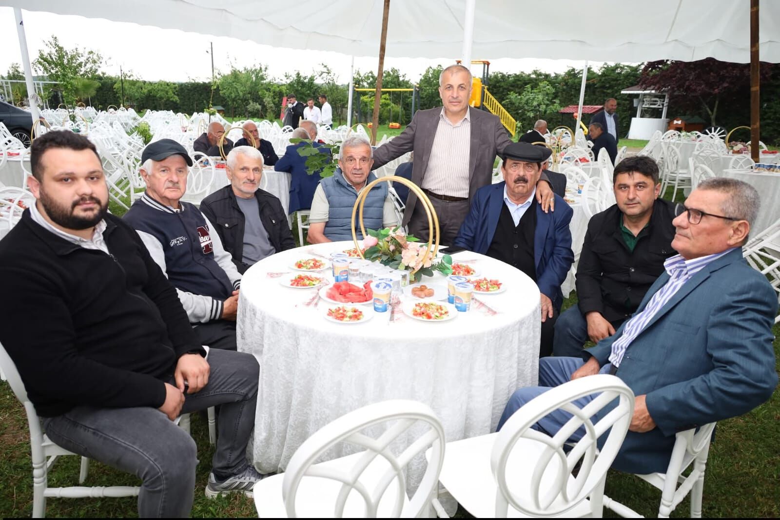 Kocabaş Ai̇lesi̇’nden 13 Yildir Süren Vefa Ai̇le Çinarlari Dualarla Anildi (21)