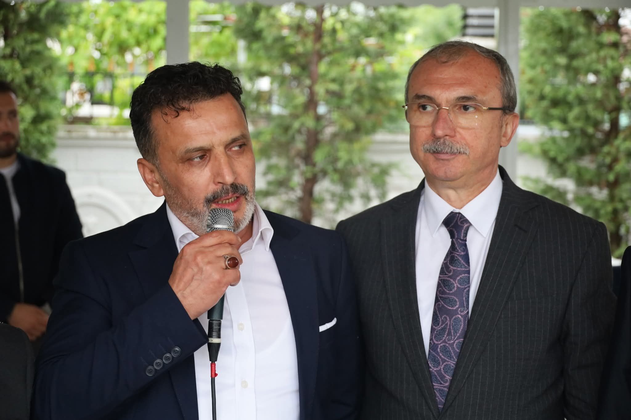 Kocabaş Ai̇lesi̇’nden 13 Yildir Süren Vefa Ai̇le Çinarlari Dualarla Anildi (23)
