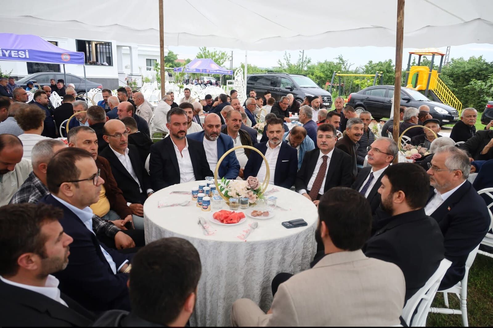 Kocabaş Ai̇lesi̇’nden 13 Yildir Süren Vefa Ai̇le Çinarlari Dualarla Anildi (24)