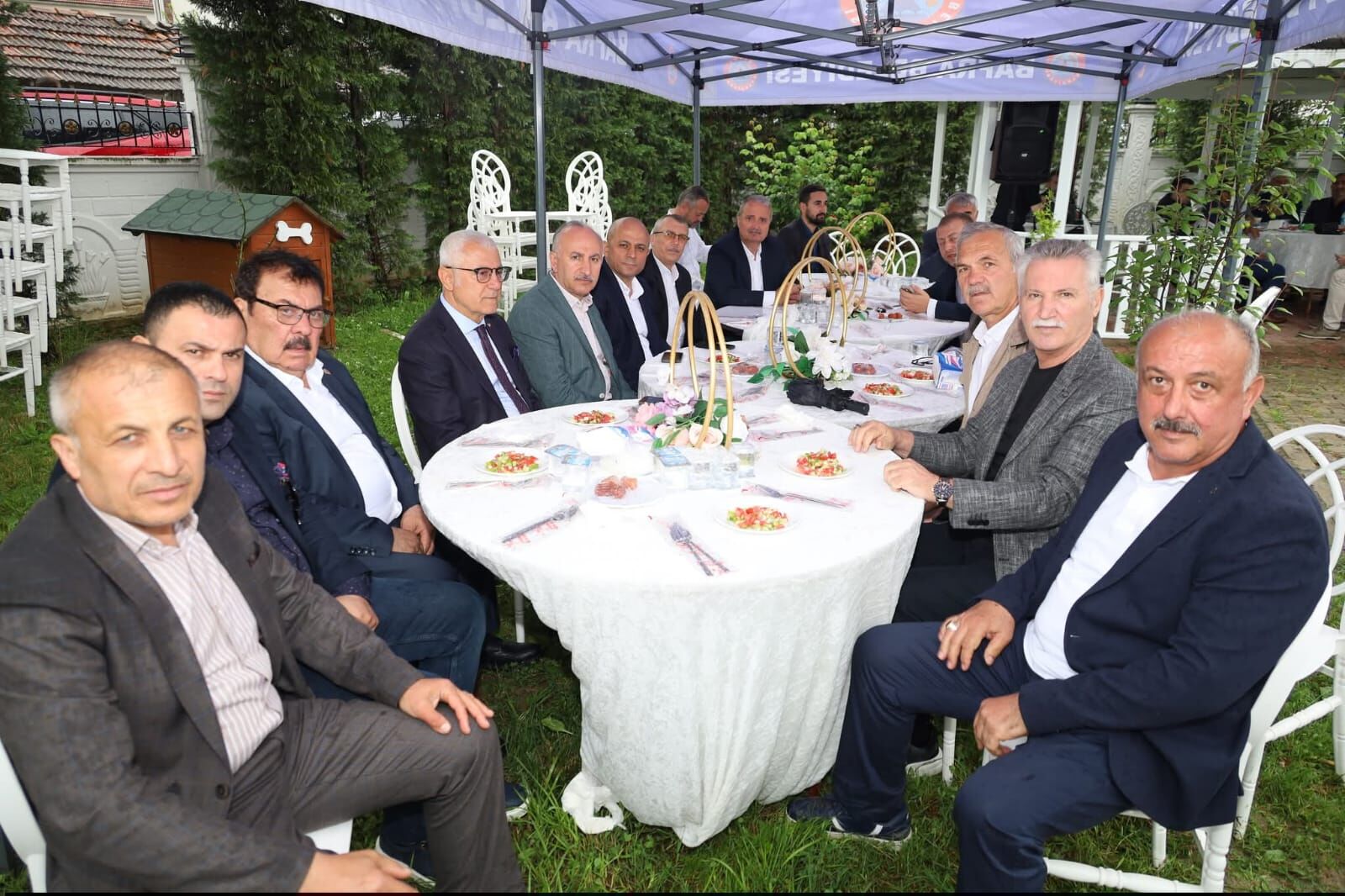Kocabaş Ai̇lesi̇’nden 13 Yildir Süren Vefa Ai̇le Çinarlari Dualarla Anildi (27)
