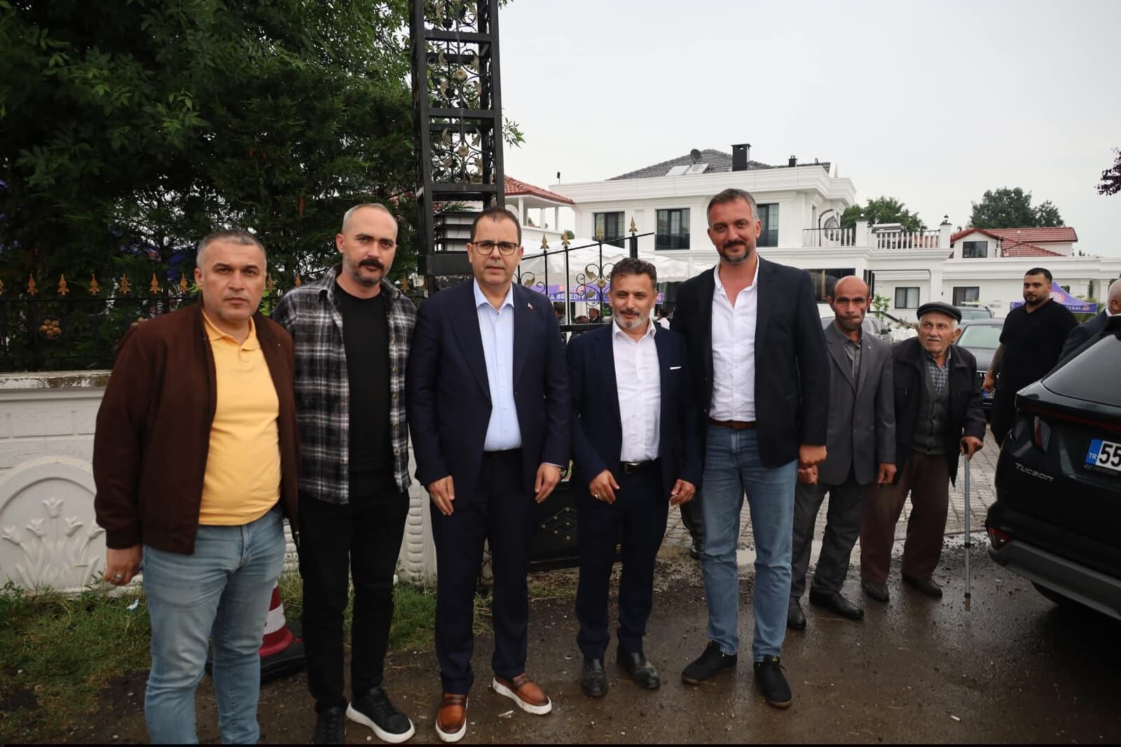 Kocabaş Ai̇lesi̇’nden 13 Yildir Süren Vefa Ai̇le Çinarlari Dualarla Anildi (28)