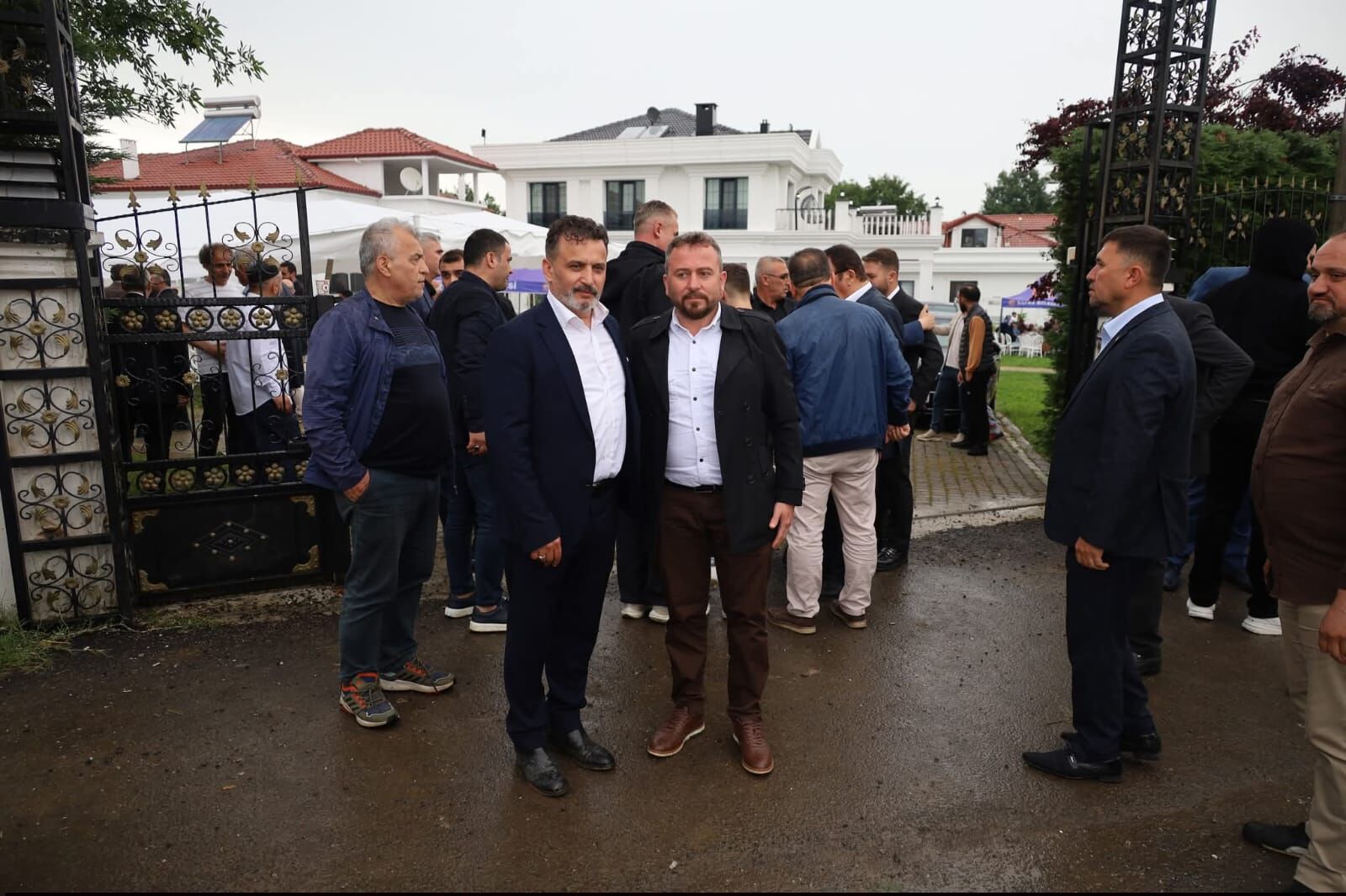 Kocabaş Ai̇lesi̇’nden 13 Yildir Süren Vefa Ai̇le Çinarlari Dualarla Anildi (35)