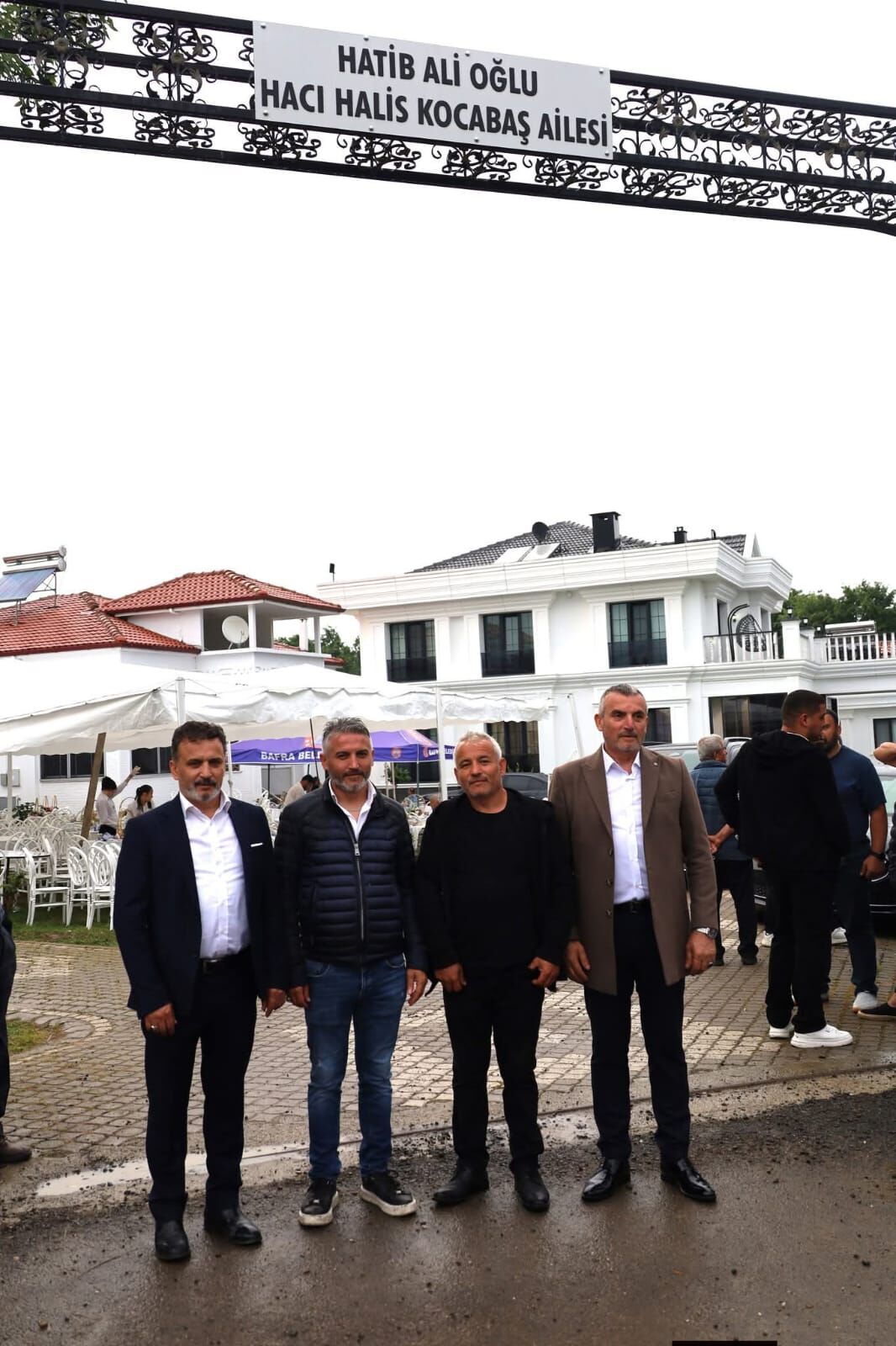 Kocabaş Ai̇lesi̇’nden 13 Yildir Süren Vefa Ai̇le Çinarlari Dualarla Anildi (36)