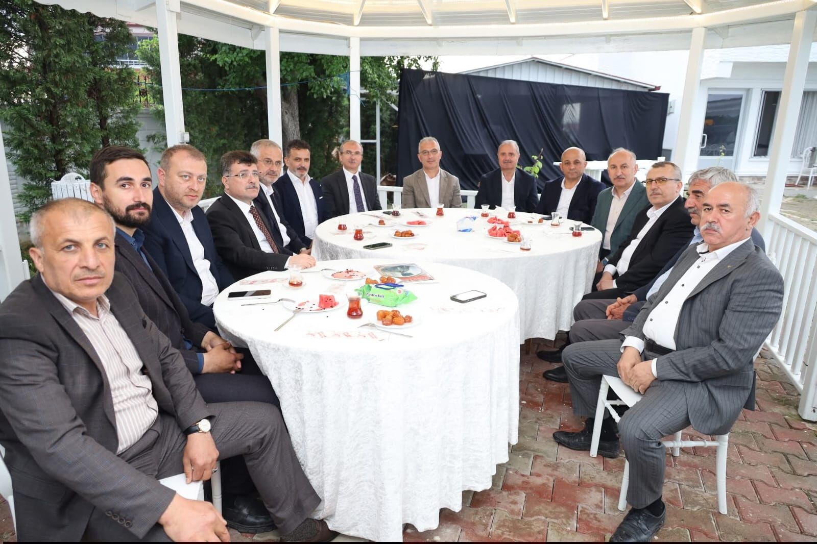 Kocabaş Ai̇lesi̇’nden 13 Yildir Süren Vefa Ai̇le Çinarlari Dualarla Anildi (37)