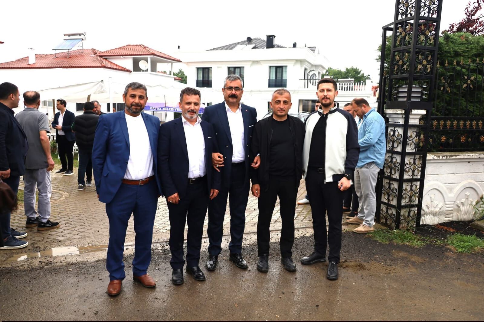 Kocabaş Ai̇lesi̇’nden 13 Yildir Süren Vefa Ai̇le Çinarlari Dualarla Anildi (40)