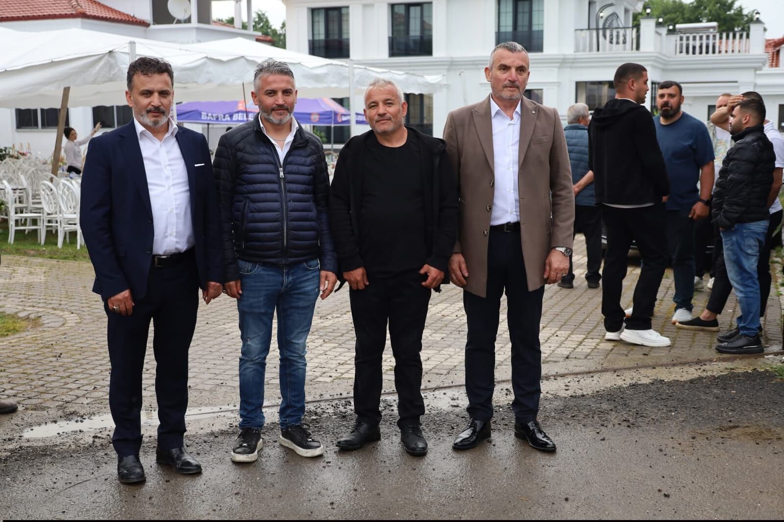 Kocabaş Ai̇lesi̇’nden 13 Yildir Süren Vefa Ai̇le Çinarlari Dualarla Anildi (6)