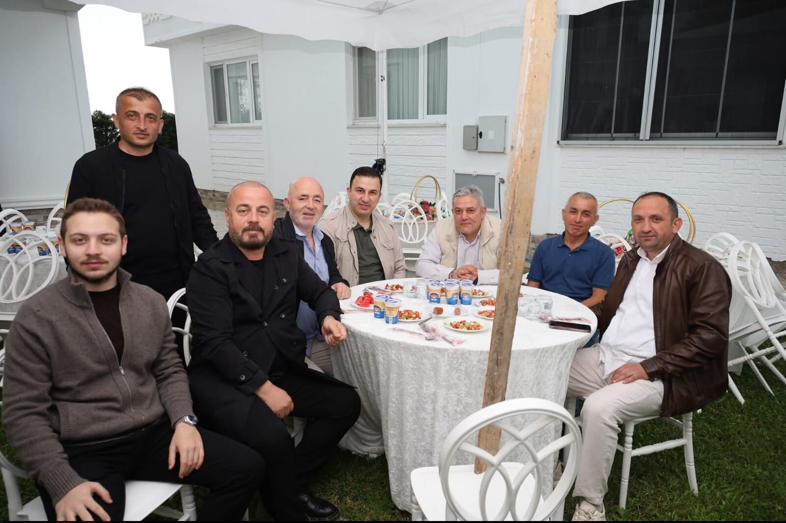Kocabaş Ai̇lesi̇’nden 13 Yildir Süren Vefa Ai̇le Çinarlari Dualarla Anildi (7)