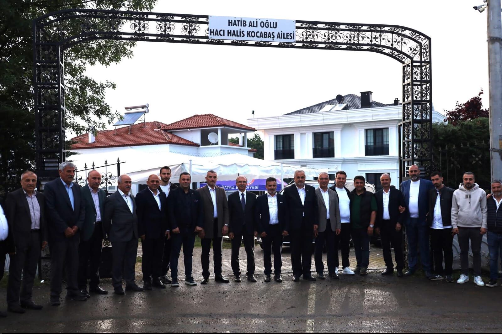Kocabaş Ai̇lesi̇’nden 13 Yildir Süren Vefa Ai̇le Çinarlari Dualarla Anildi (8)
