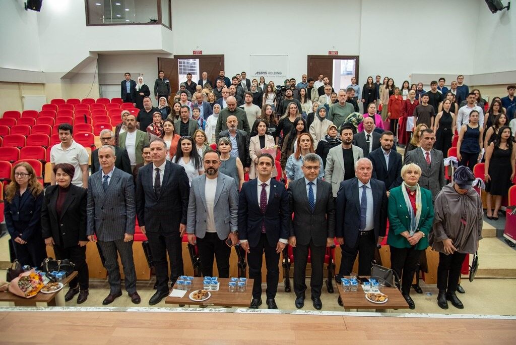 Omü'de Eczacılık Fakültesi Öğrencileri Beyaz Önlük Giydi (2)