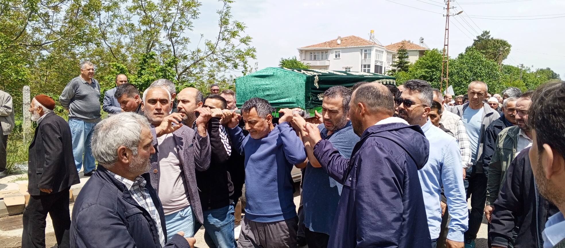 Özkök Ailesinin Acı Günü Bayram Özkök Son Yolculuğuna Uğurlandı (2)-1