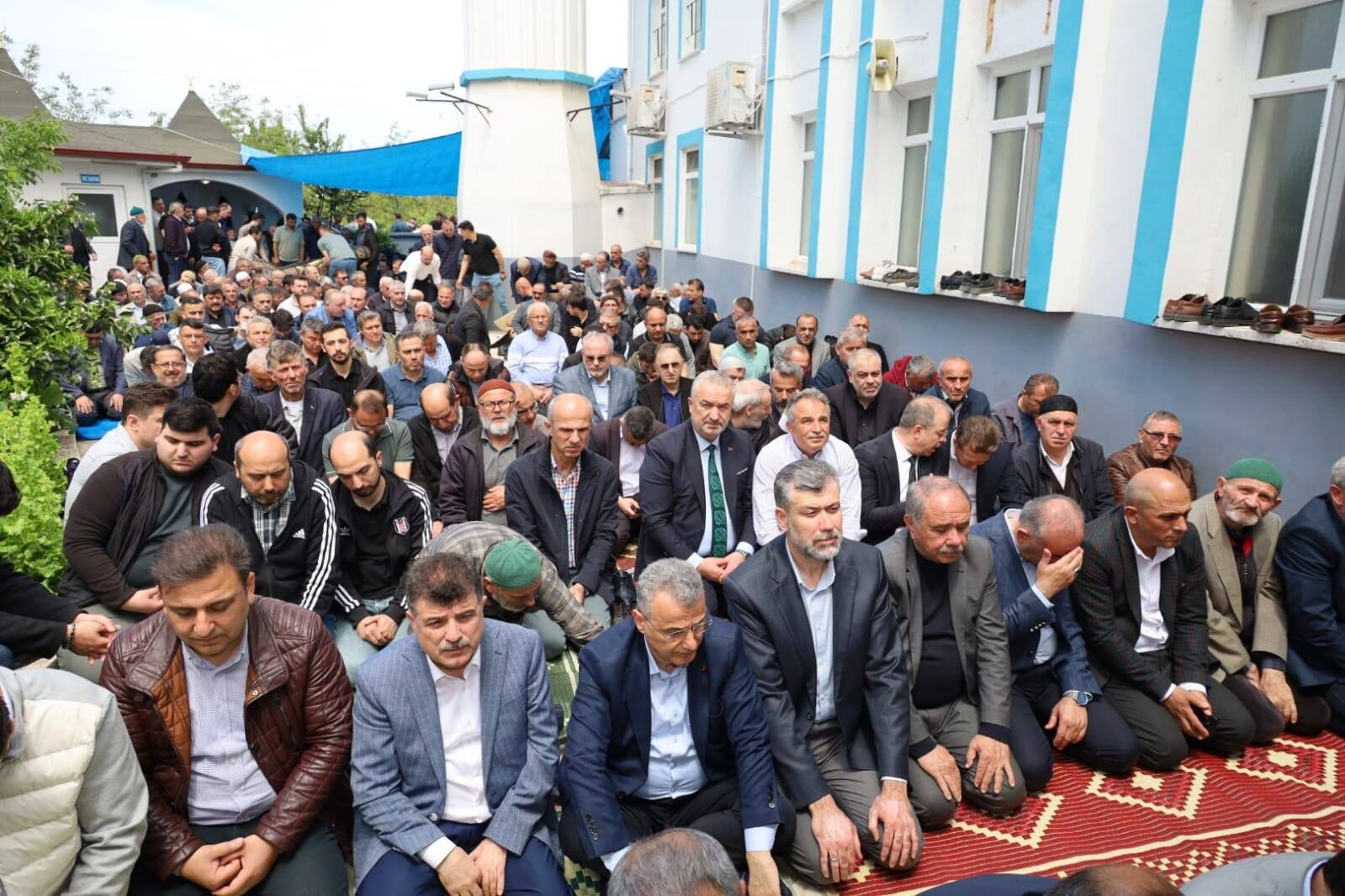 Özkök Ailesinin Acı Günü Bayram Özkök Son Yolculuğuna Uğurlandı (4)-1