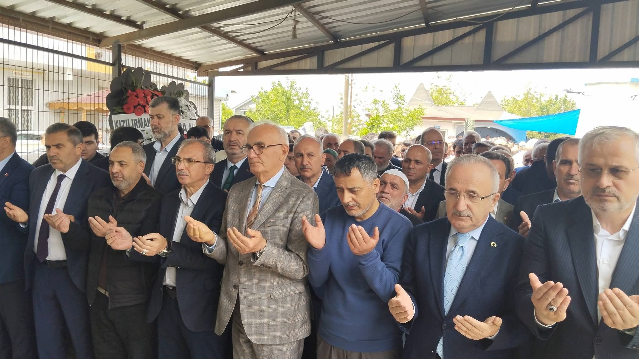 Özkök Ailesinin Acı Günü Bayram Özkök Son Yolculuğuna Uğurlandı (5)