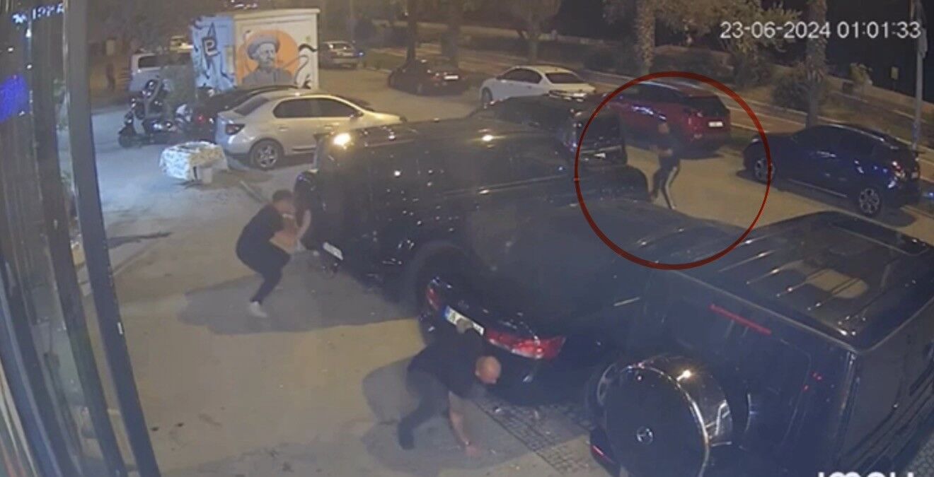 Samsun'da 6 Kişinin Yaralandığı Silahlı Çatışmanın Güvenlik Kameradan Görüntüsü Ortaya Çıktı1