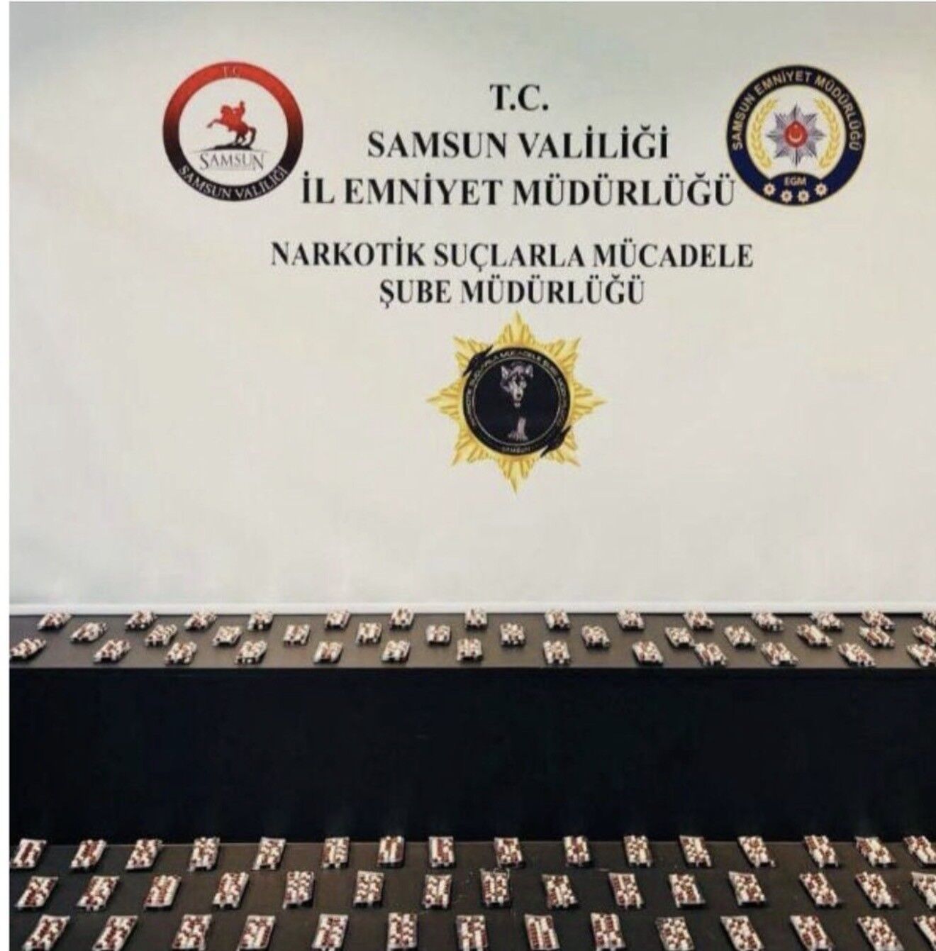 Samsun’da Likit Uyuşturucu Ve Hap Ele Geçirildi (3)