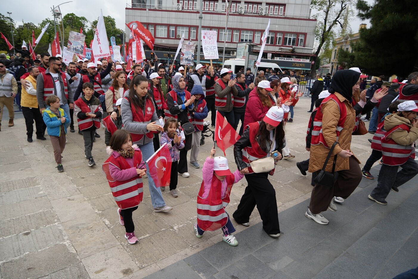 Samsun’da Yağmur Altında 1 Mayıs Kutlaması3
