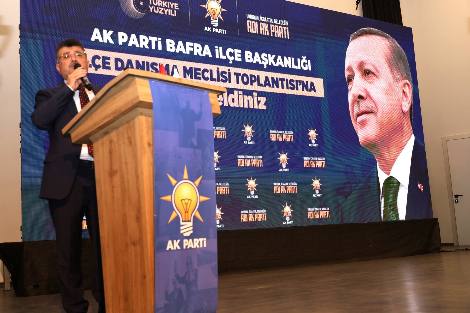Ak Parti Bafra’da Geniş Katılımlı Danışma Meclisi Toplantısı (1)