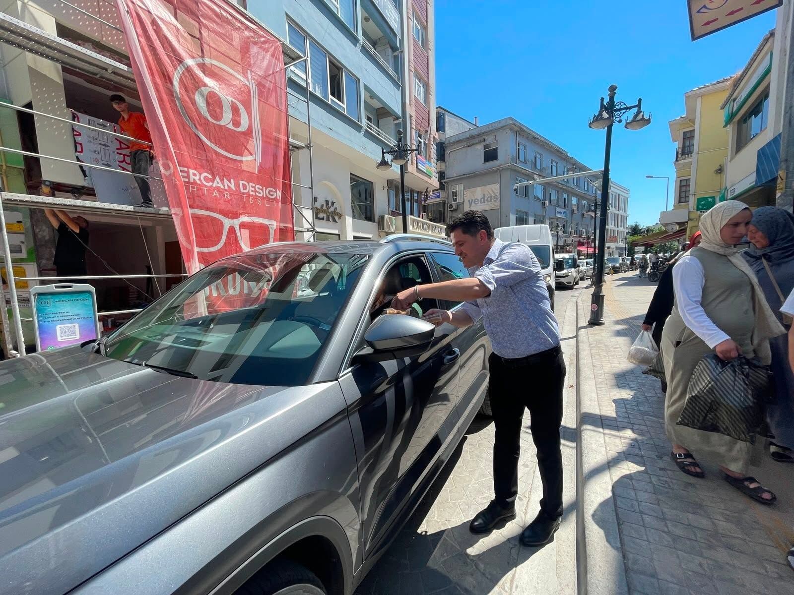 Anahtar Parti Bafra İlçe Başkanlığı'ndan Aşure İkramı (3)