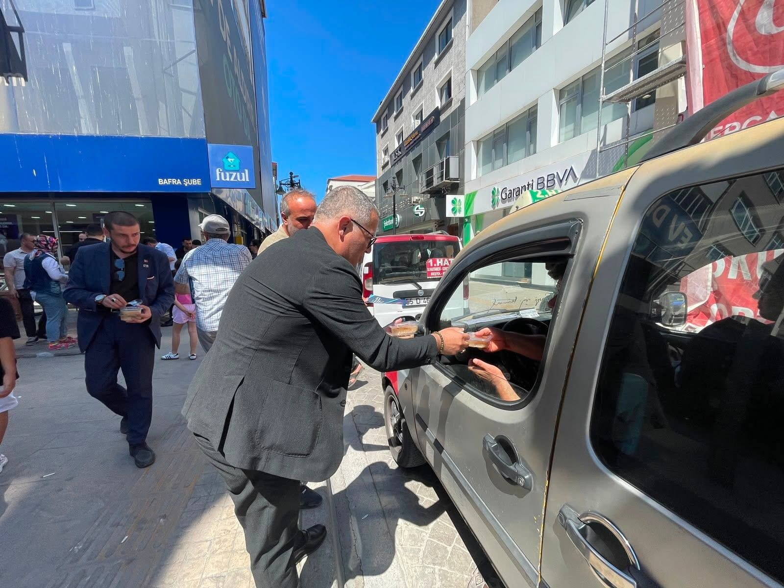 Anahtar Parti Bafra İlçe Başkanlığı'ndan Aşure İkramı (4)