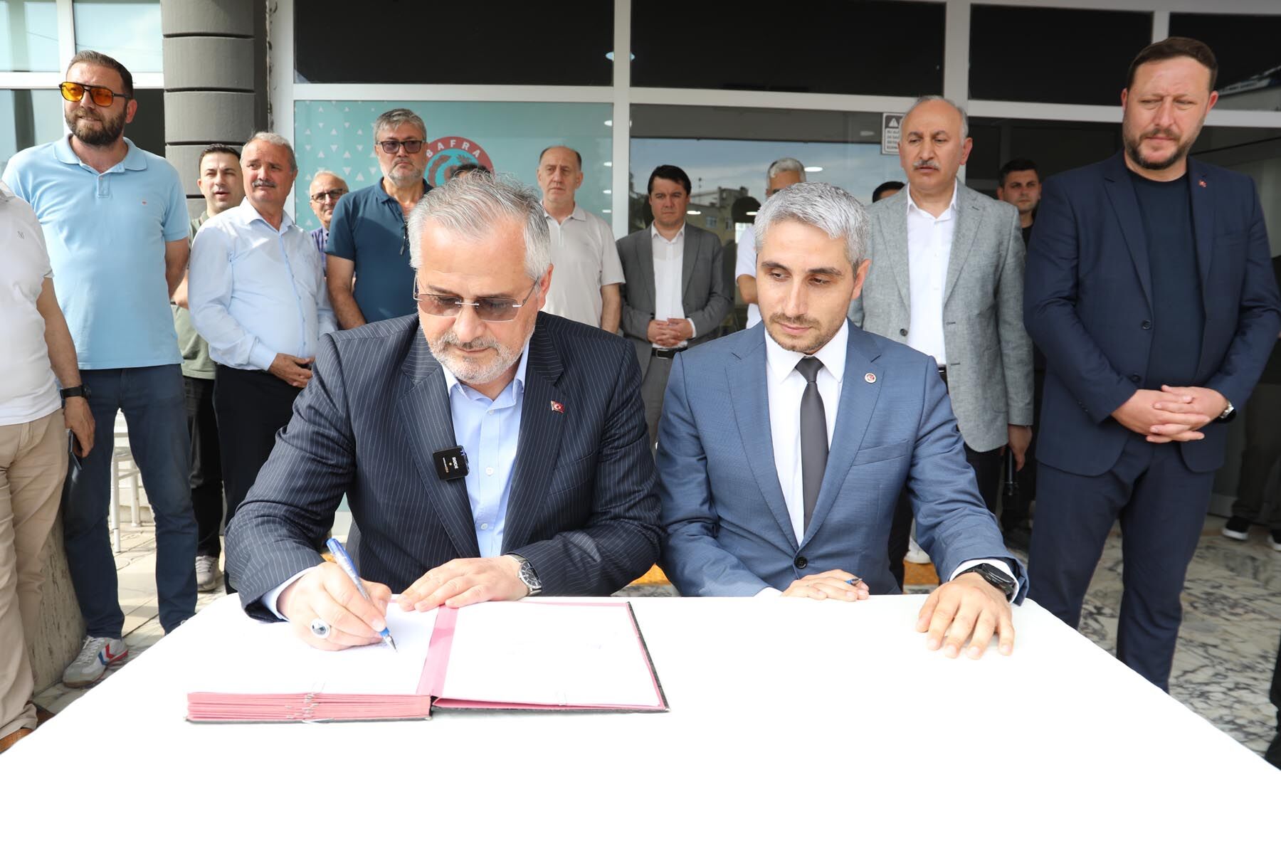 Bafra Beledi̇yesi̇'nde Toplu Sözleşme Sevi̇nci̇ (10)