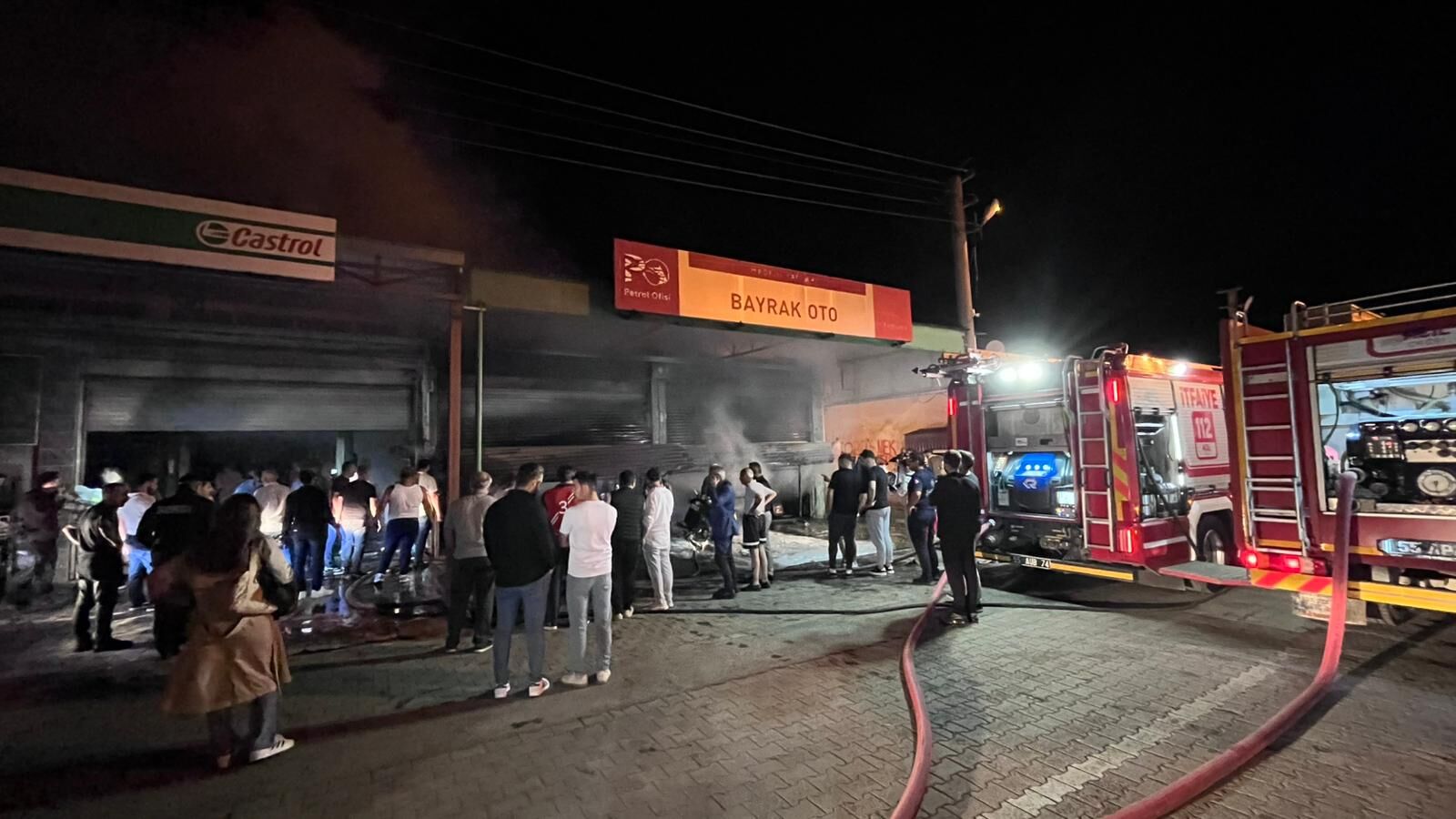 Bafra'da Sanayi Sitesinde Korkutan Yangın İş Yerinde Büyük Hasar (2)