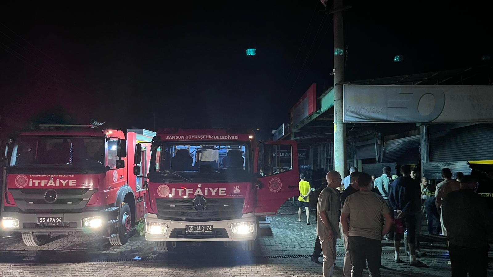 Bafra'da Sanayi Sitesinde Korkutan Yangın İş Yerinde Büyük Hasar (5)
