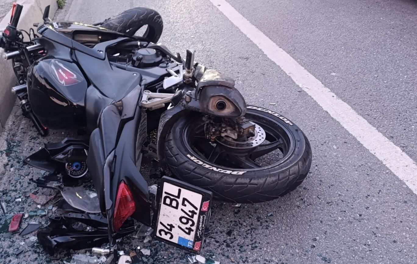 Canik'de Motosiklet Dolmuş Minibüse Arkadan Çarptı 1 Yaralı (8)