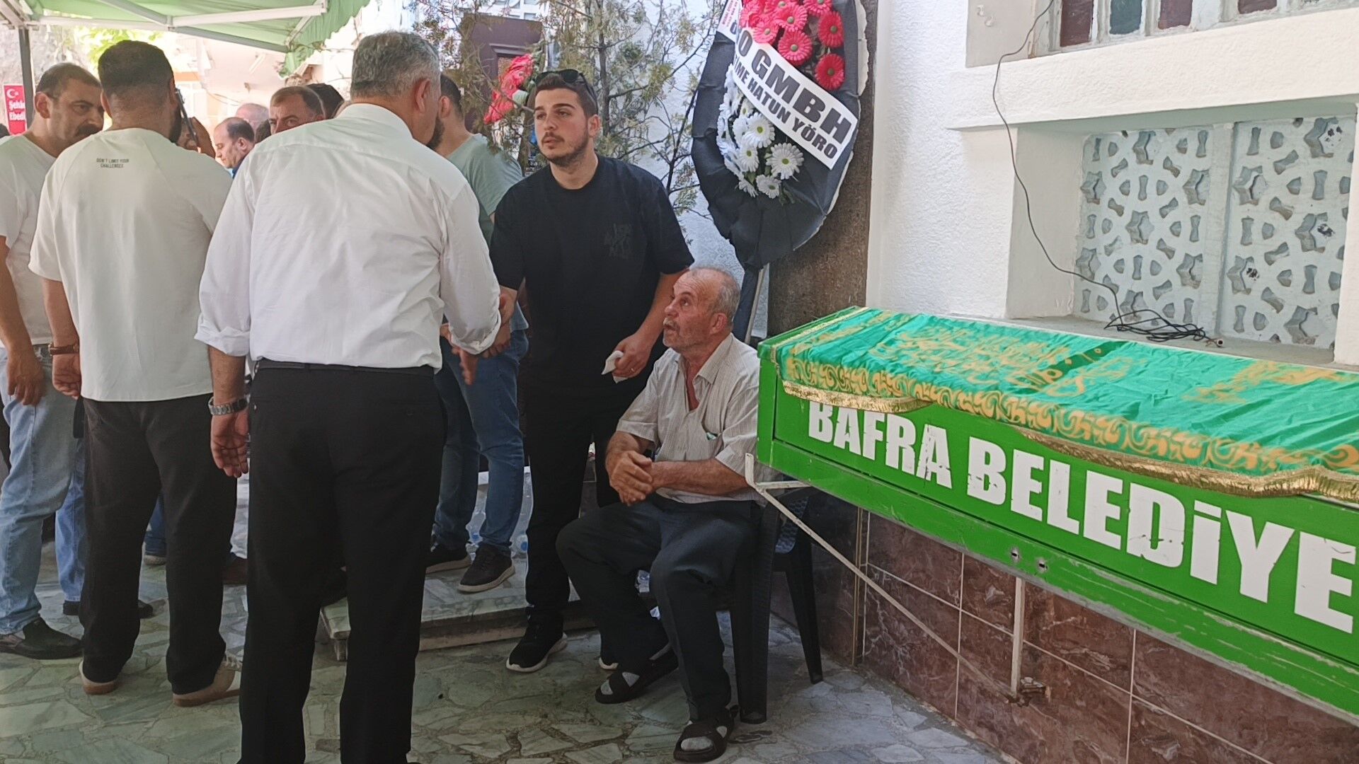 Derbent Barajı'nda Ölü Bulunan 2 Çocuk Annesi Kadın, Son Yolculuğuna Uğurlandı (1)
