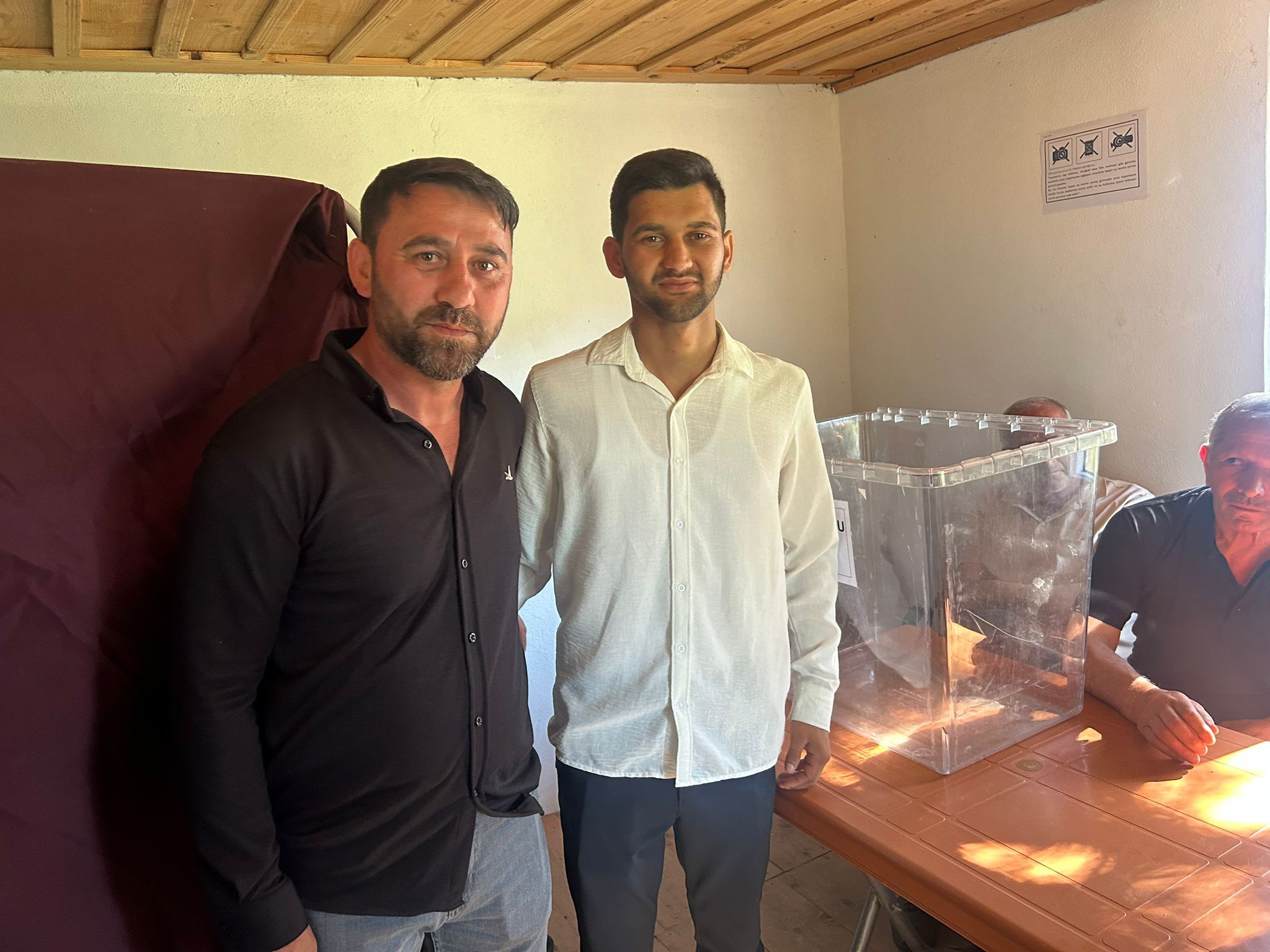 Genç Muhtar Emirhan Cepe Ara Seçimde Babasından Görevi Aldı (2)
