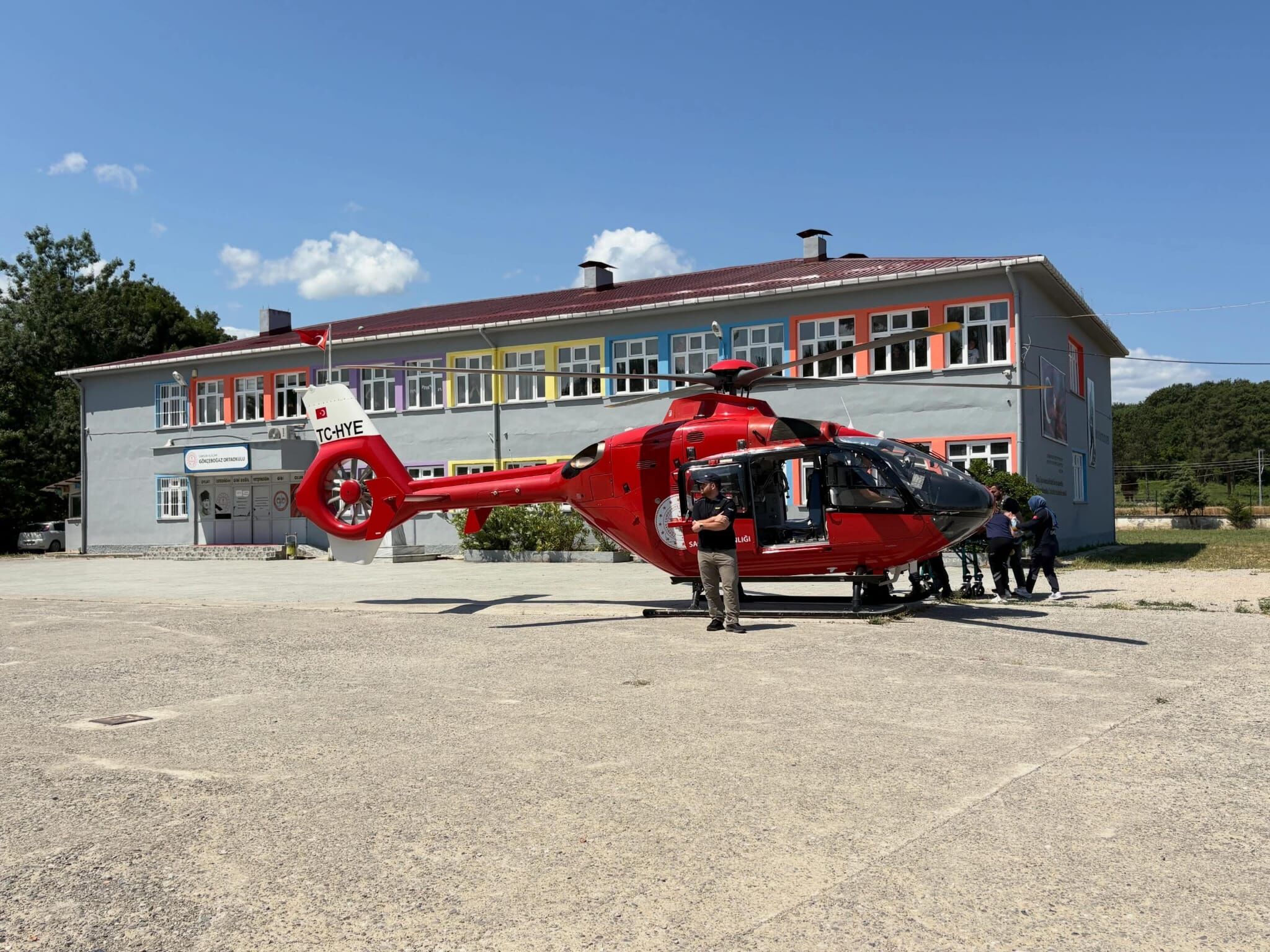 Hava Ambulansı Kaza Geçiren Vatandaş İçin Havalandı (4)