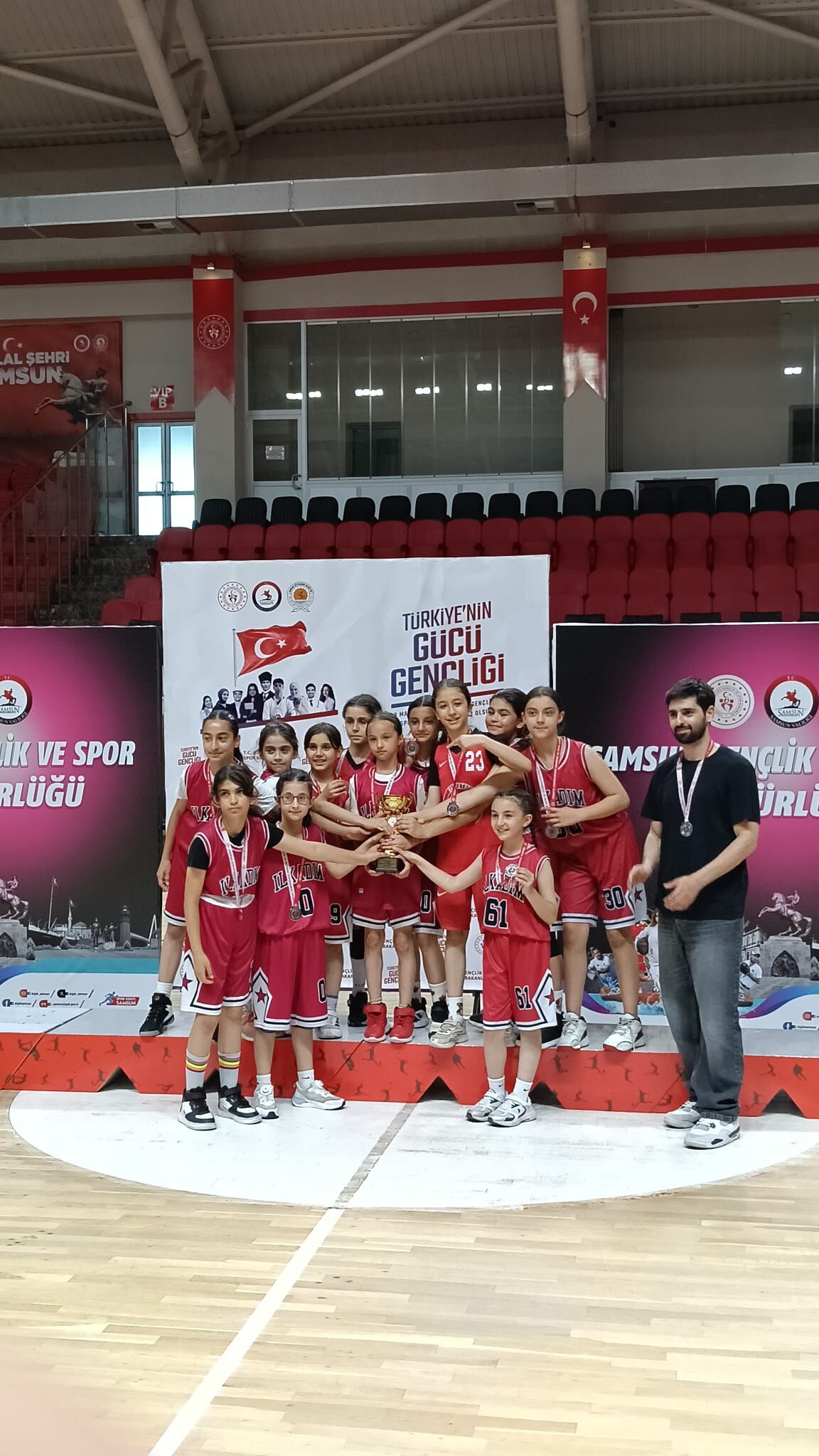İlkadım Belediyesi U11 Kız Basketbol Takımı Samsun İl İkincisi Oldu (2)