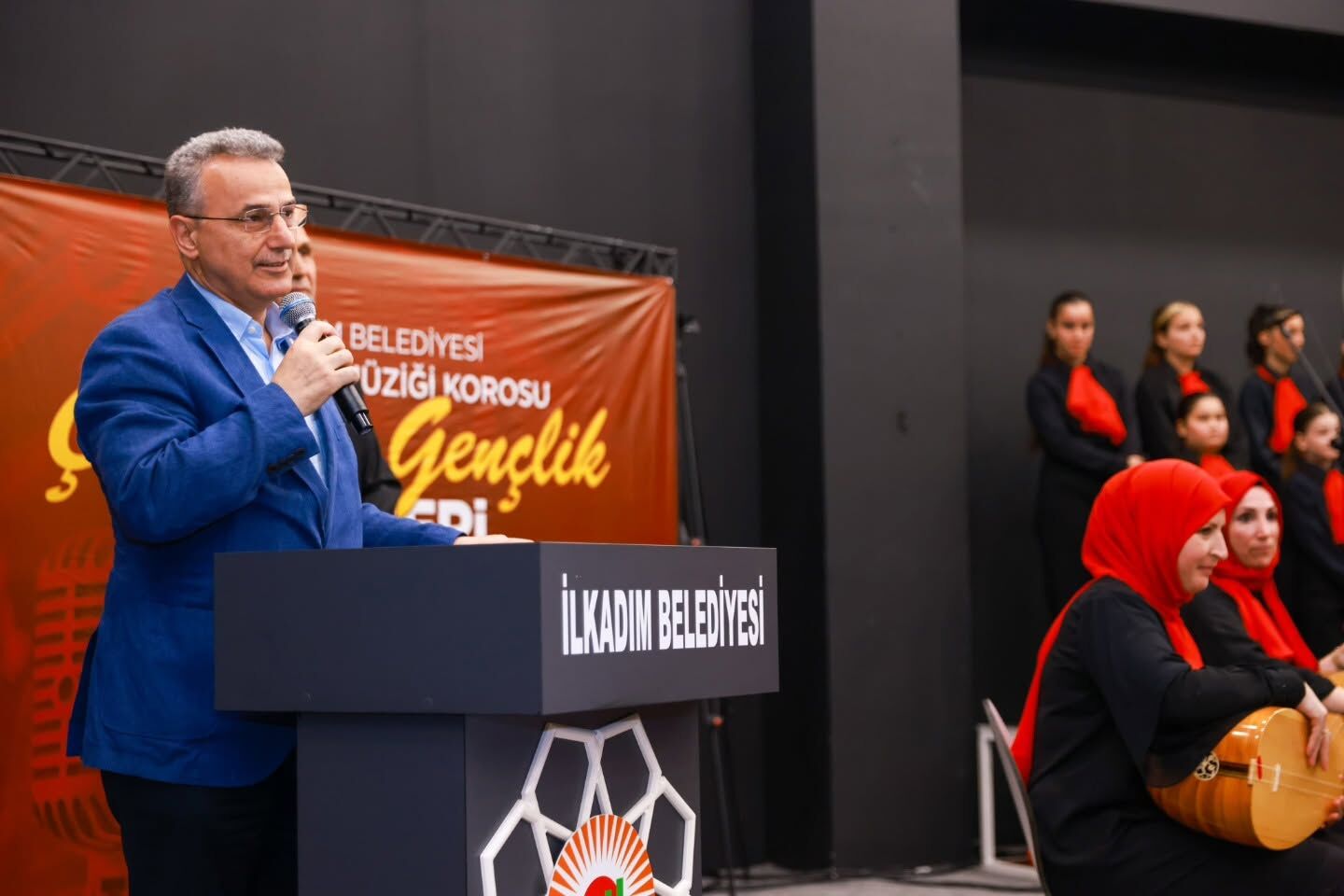 İlkadim’da Türk Halk Müzi̇ği̇ Rüzgâri Esti̇ (1)-1