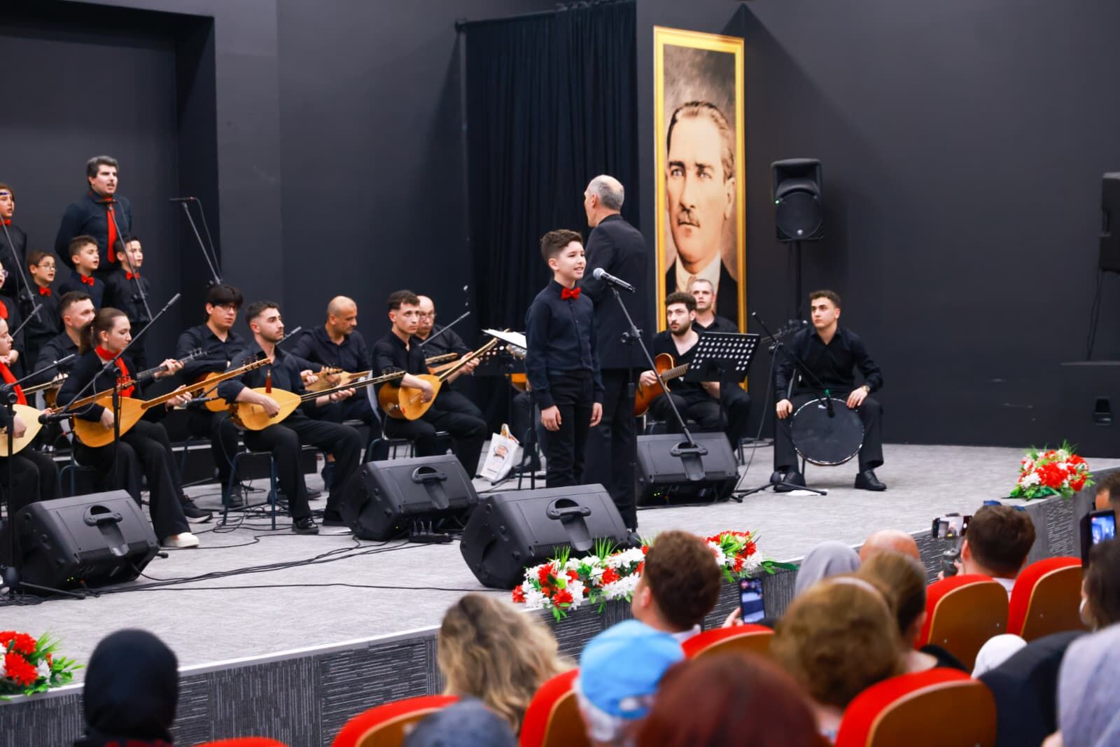 İlkadim’da Türk Halk Müzi̇ği̇ Rüzgâri Esti̇ (12)
