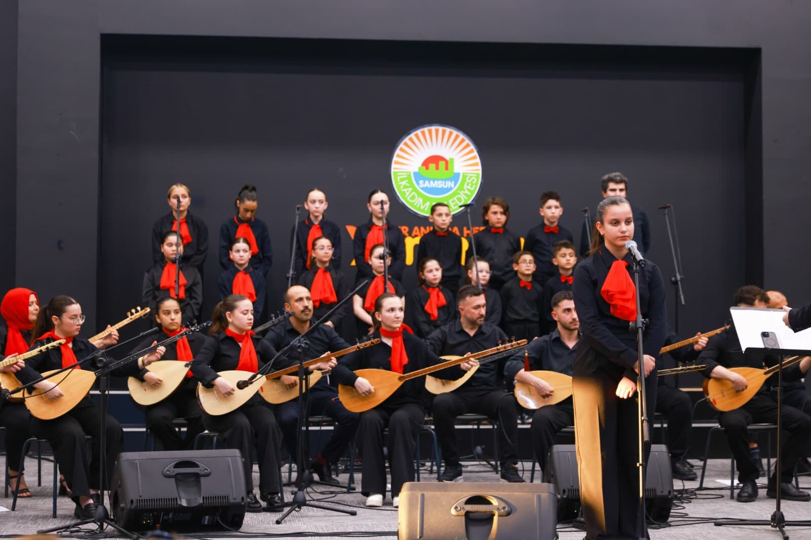 İlkadim’da Türk Halk Müzi̇ği̇ Rüzgâri Esti̇ (5)