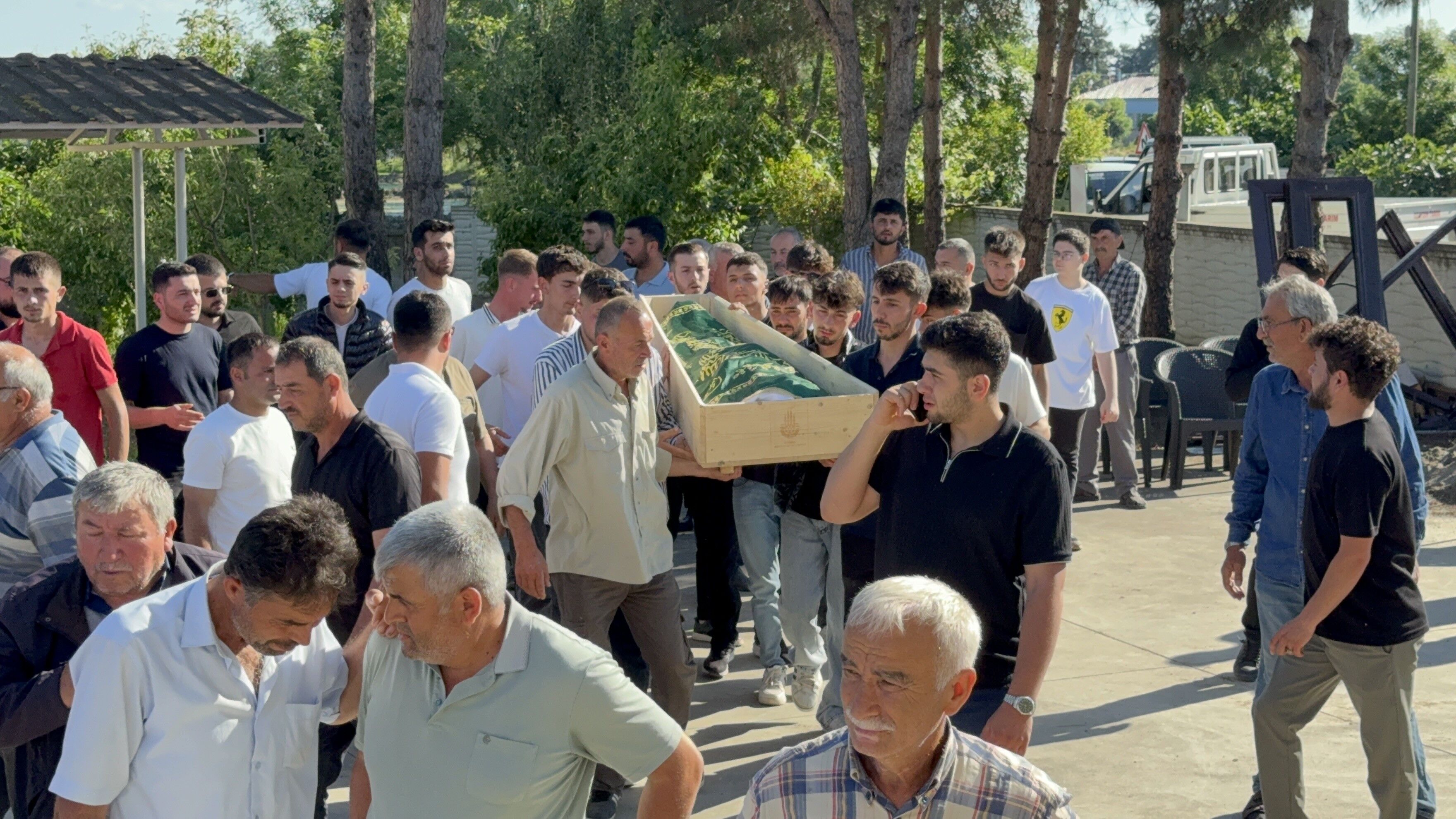 Lunapark Faciasında Ölen Genç Son Yolculuğuna Uğurlandı2