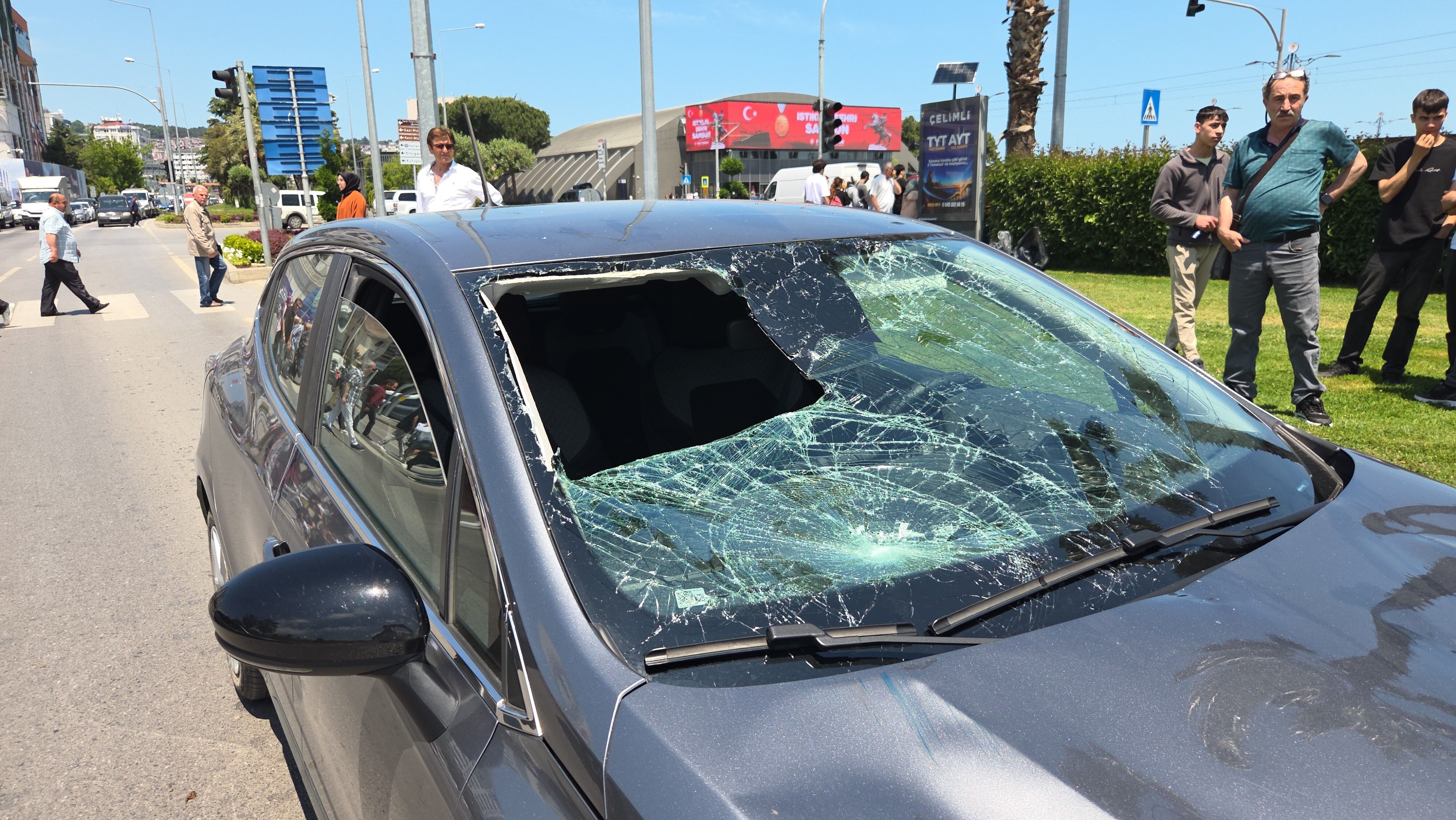 Otomobilin Çarptığı Yaşlı Adam Ağır Yaralandı (3)