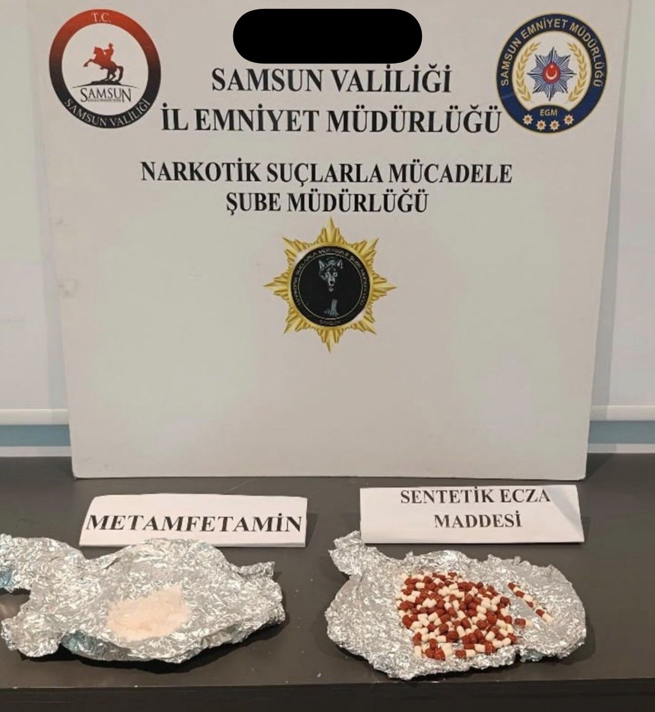 Samsun'da Narkotik Operasyonunda Uyuşturucu Ve Silahlar Ele Geçirildi (2)