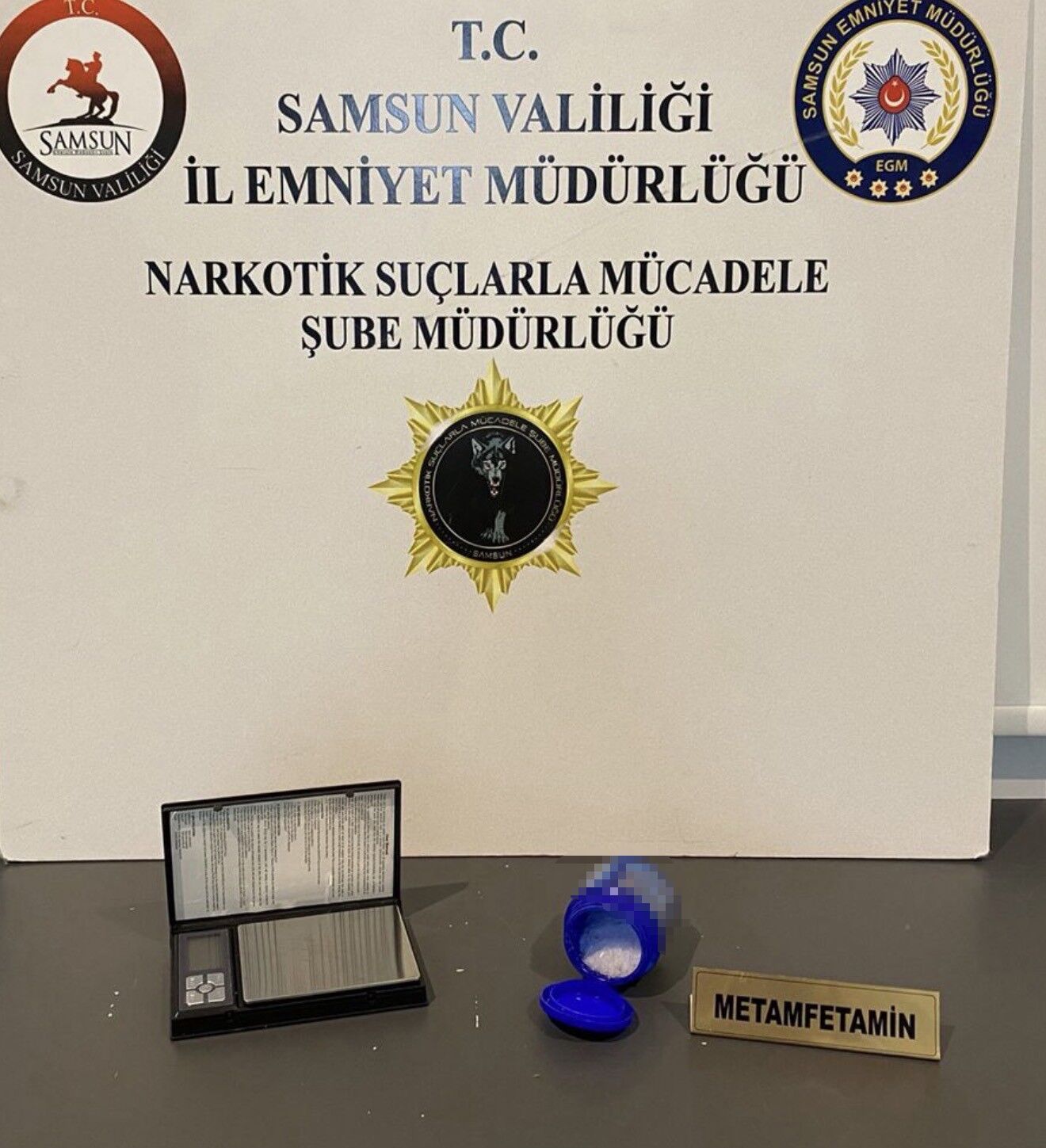 Samsun'da Narkotik Operasyonunda Uyuşturucu Ve Silahlar Ele Geçirildi (3)