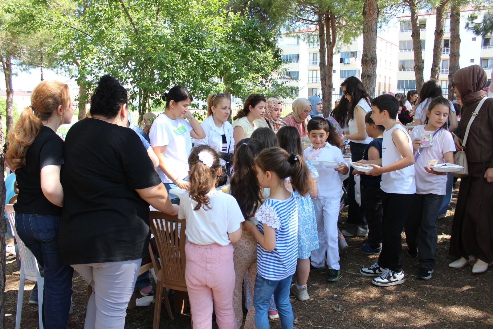 Şehit Burak Perçin İlkokulu Kermesi Yoğun Katılımla Gerçekleştirildi (12)