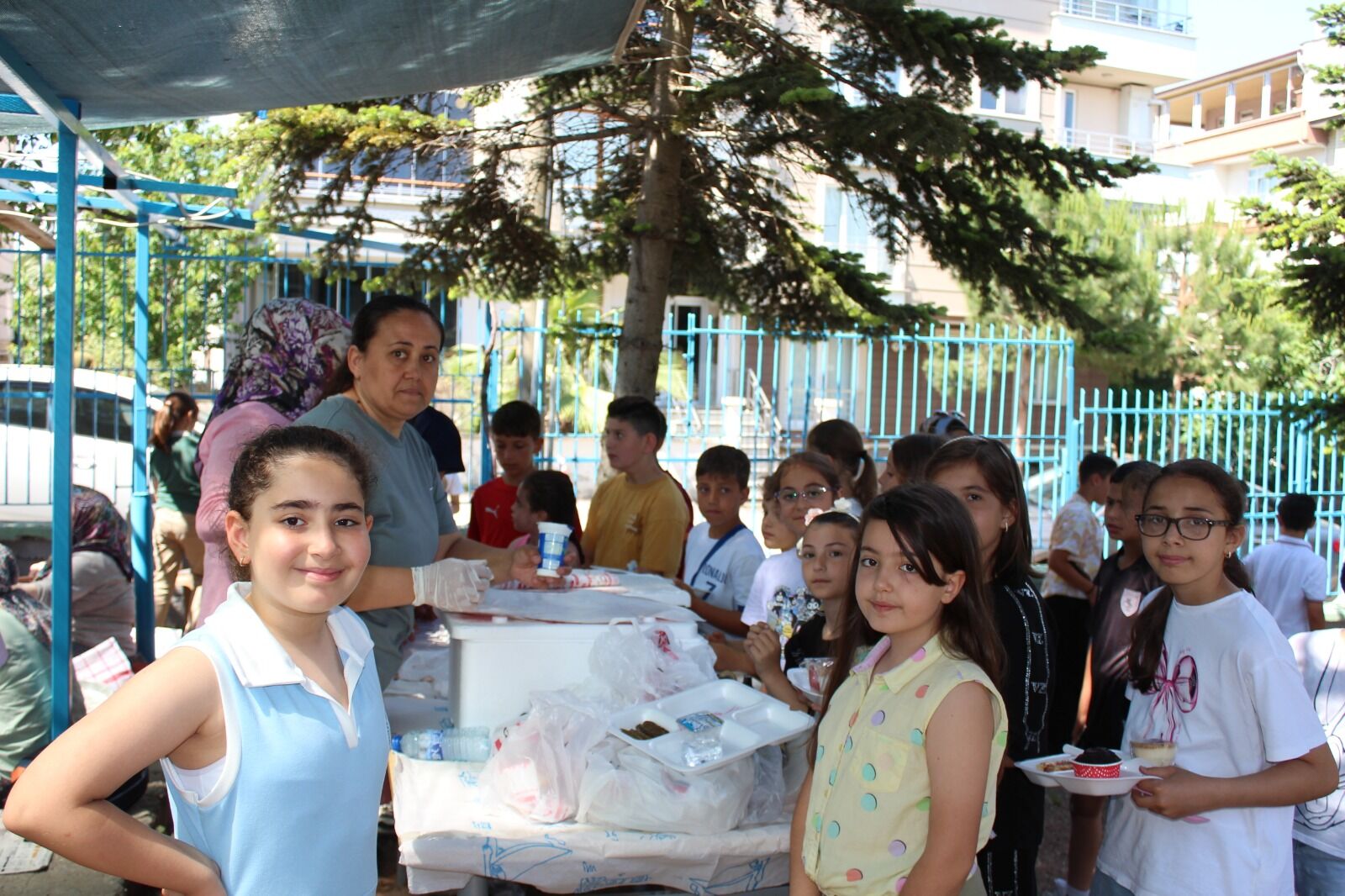 Şehit Burak Perçin İlkokulu Kermesi Yoğun Katılımla Gerçekleştirildi (14)