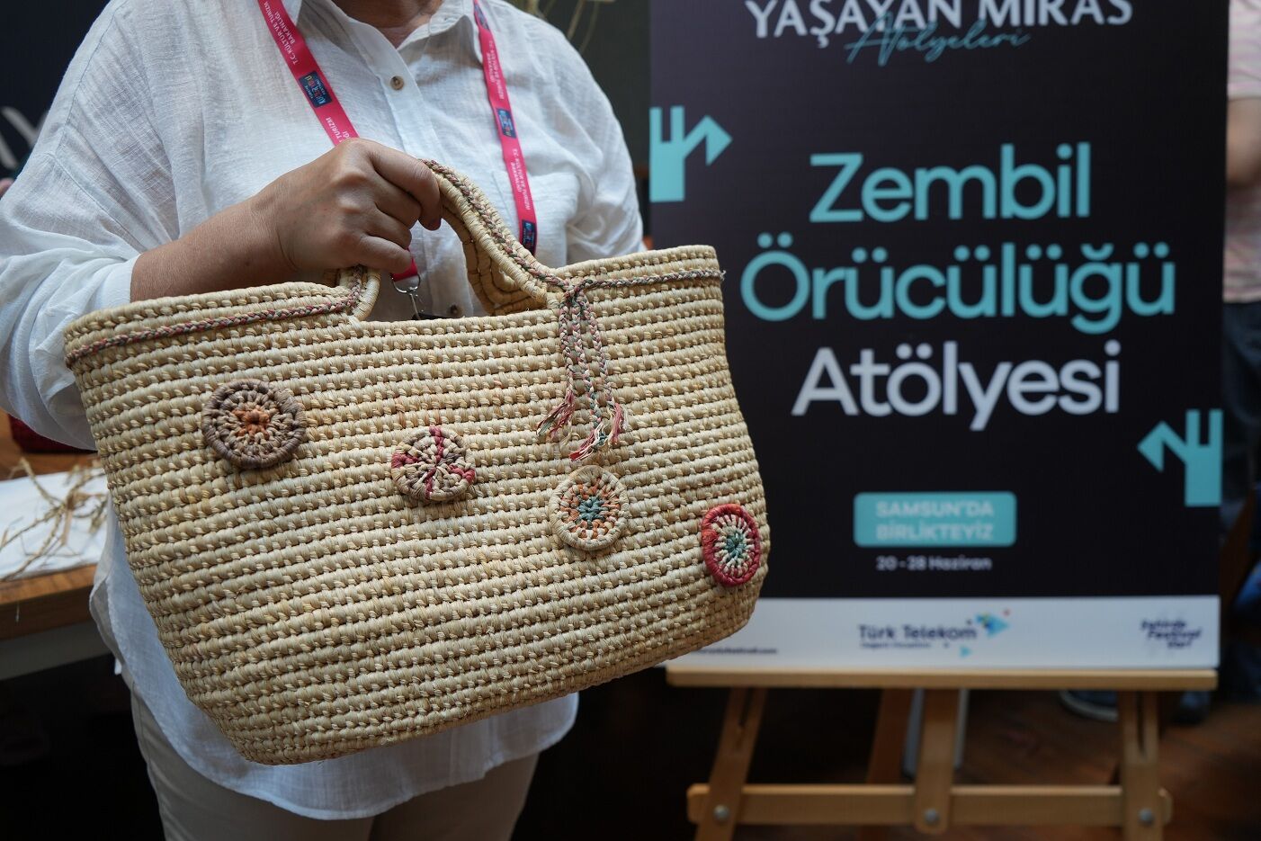 Taşıma Işini Poşete Kaptıran Zembil, Şimdi Kadınların Elinde Aksesuara Dönüşüyor (4)