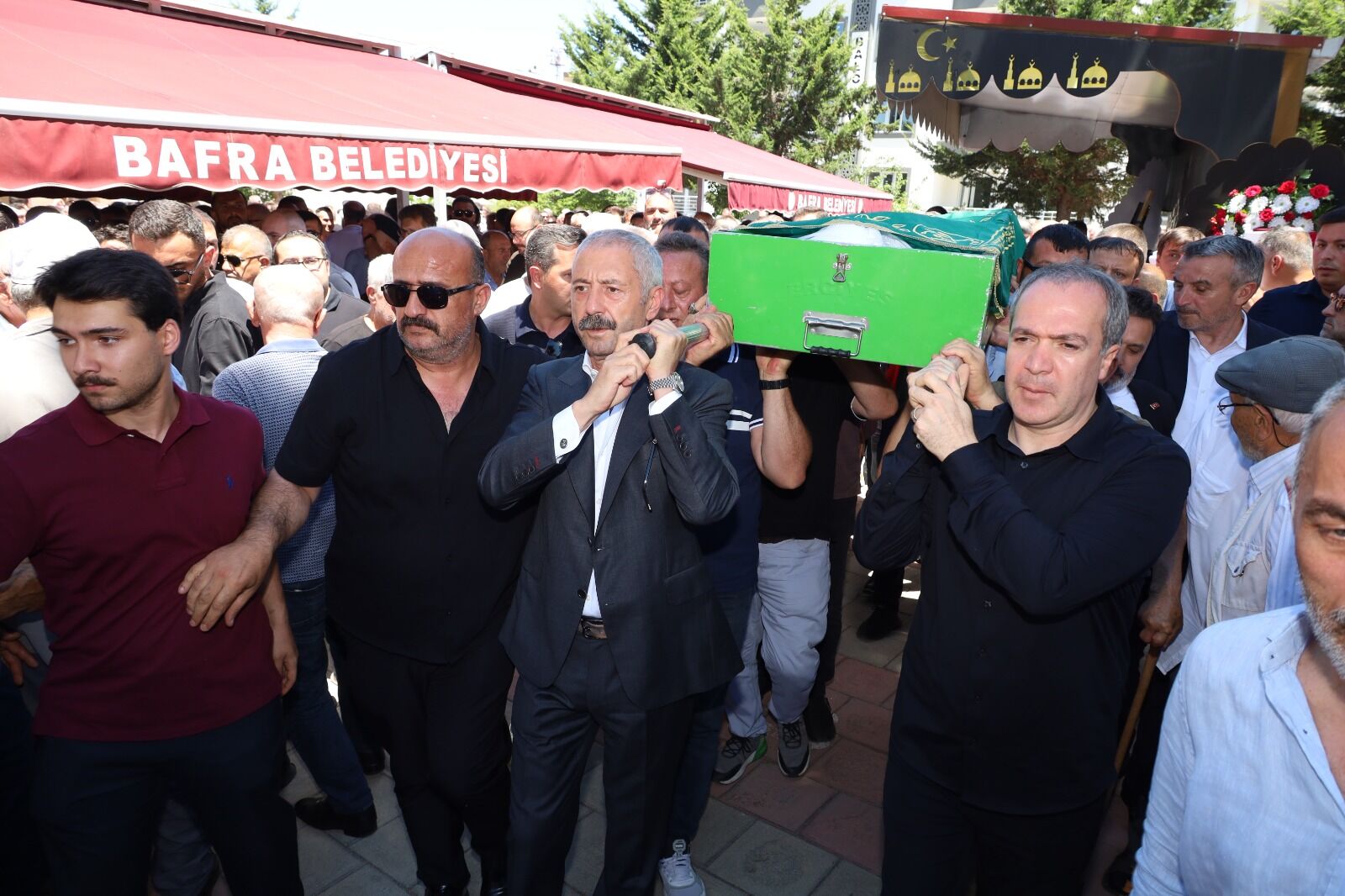 Bafra İş Dünyasının Acı Günü Fethi Tunç Son Yolculuğuna Uğurlandı (14)
