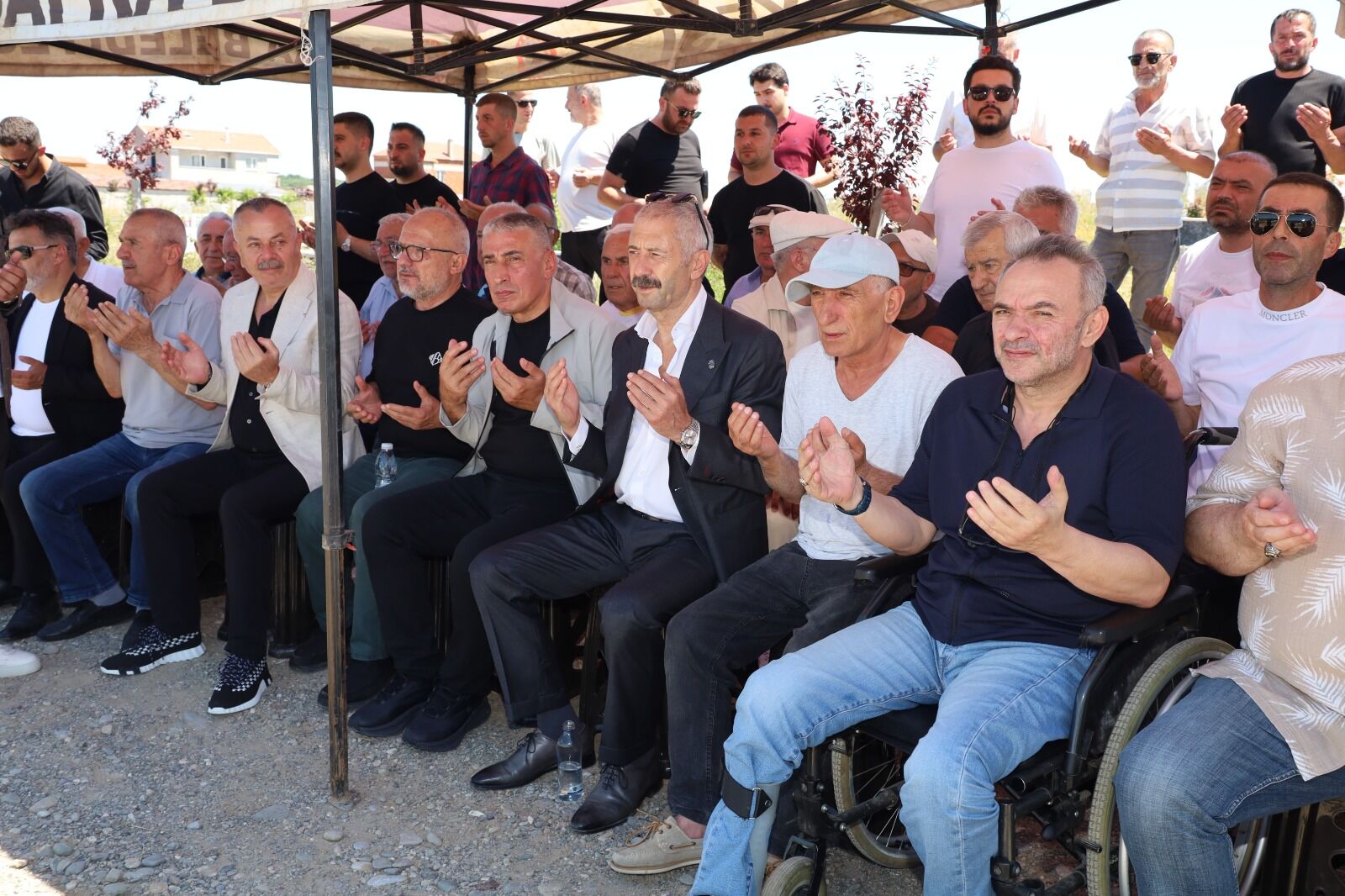Bafra İş Dünyasının Acı Günü Fethi Tunç Son Yolculuğuna Uğurlandı (19)