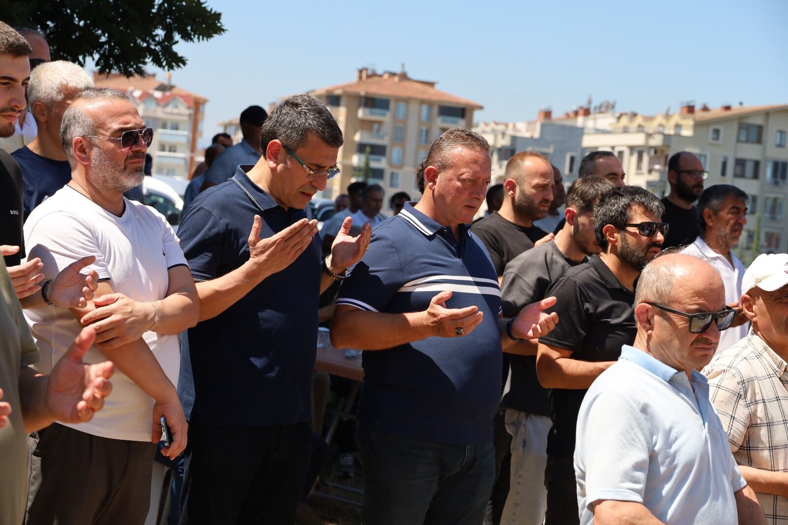 Bafra İş Dünyasının Acı Günü Fethi Tunç Son Yolculuğuna Uğurlandı (3)