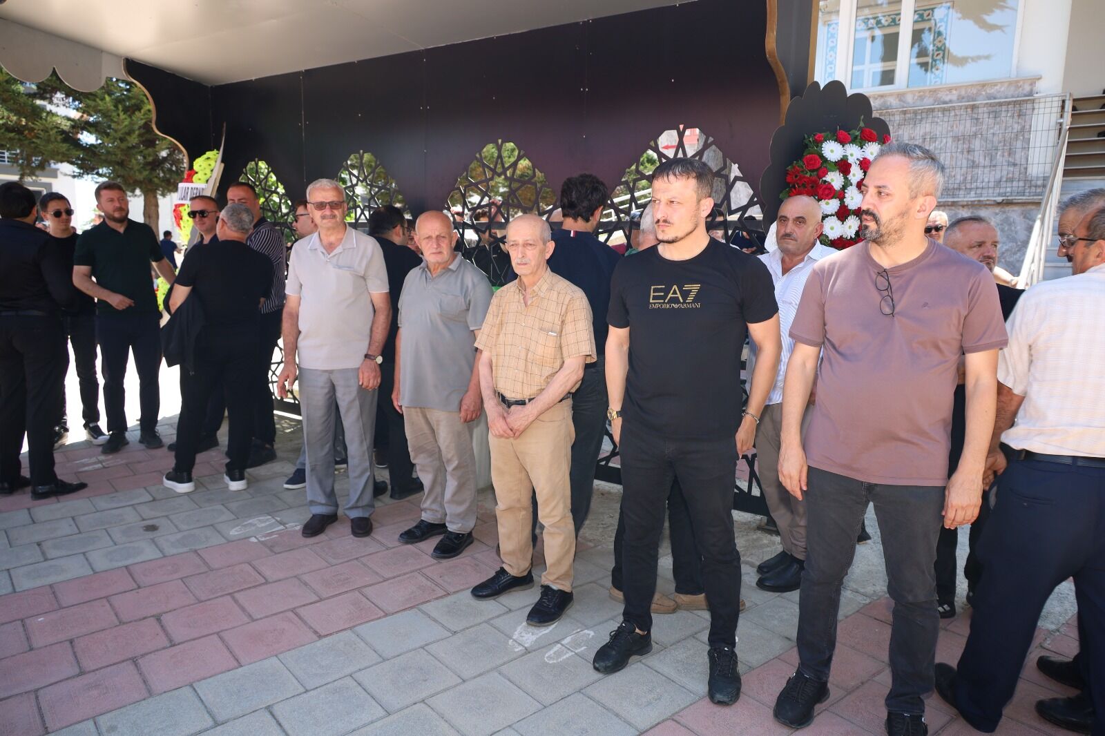 Bafra İş Dünyasının Acı Günü Fethi Tunç Son Yolculuğuna Uğurlandı (5)