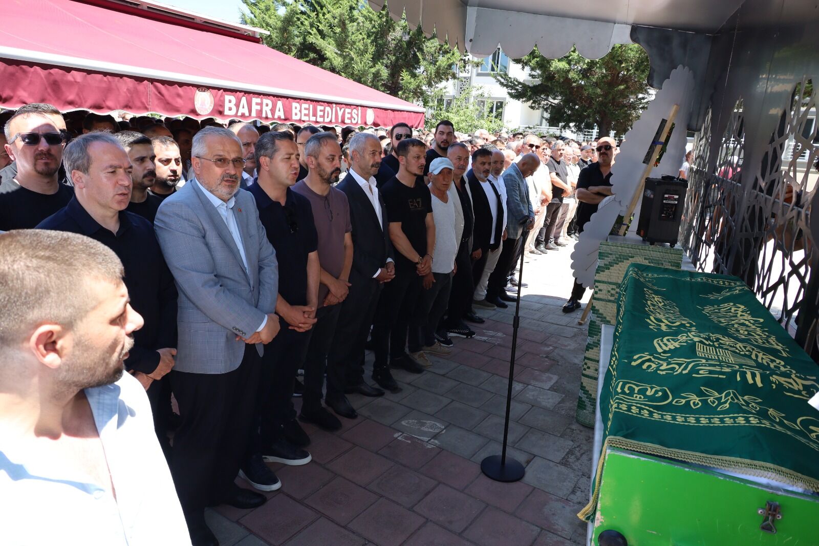 Bafra İş Dünyasının Acı Günü Fethi Tunç Son Yolculuğuna Uğurlandı (9)