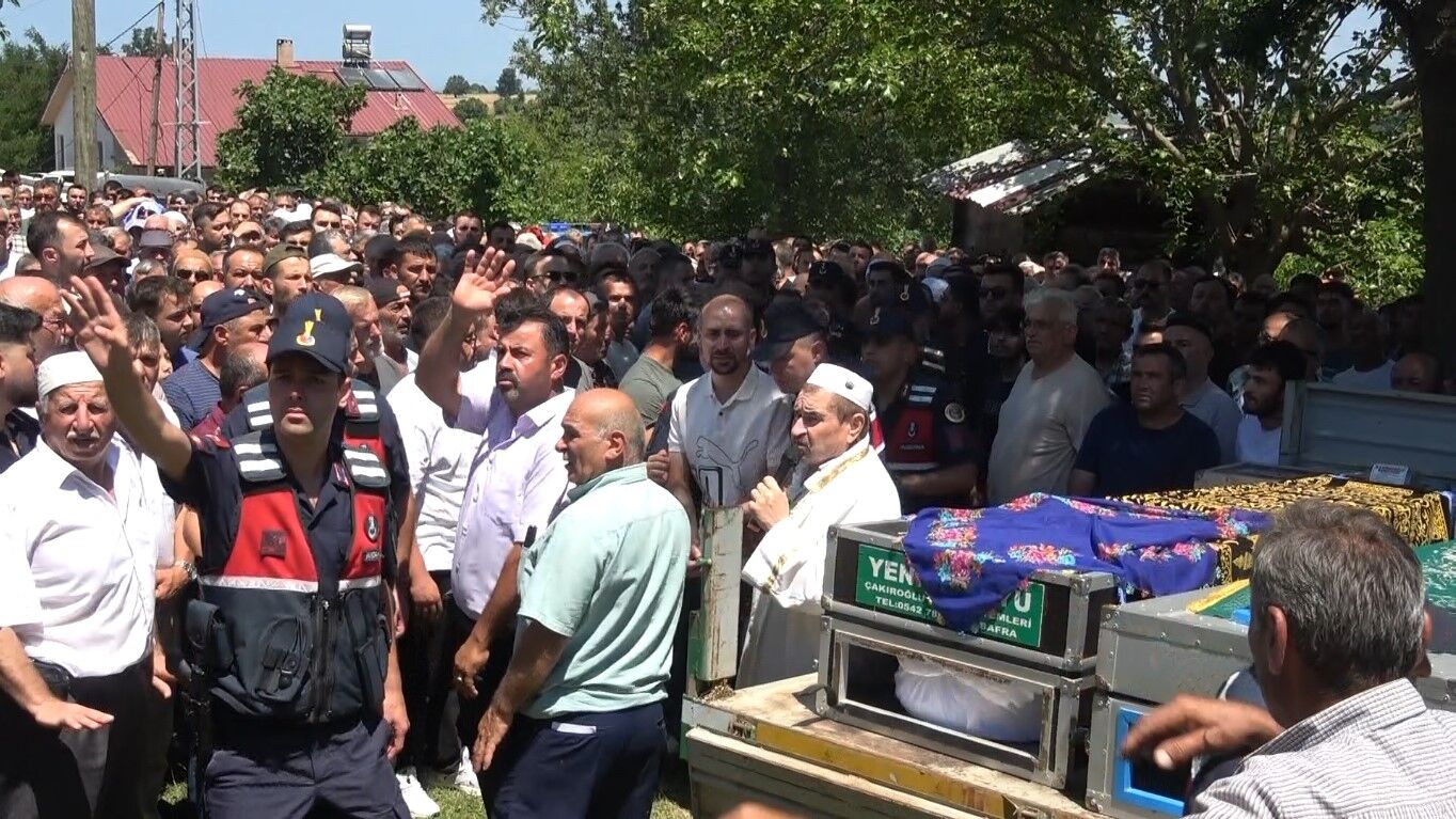 Bafra'da Trafik Kazasında Hayatını Kaybeden Karı Koca Toprağa Verildi