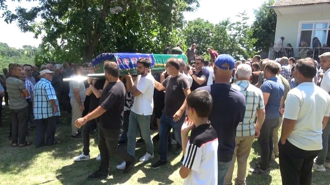 Bafra'da Trafik Kazasında Hayatını Kaybeden Karı Koca Toprağa Verildi1